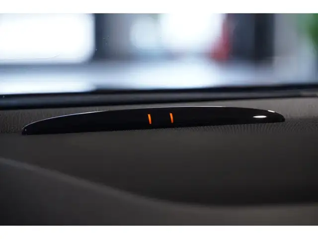 Mercedes-Benz SLK view 22