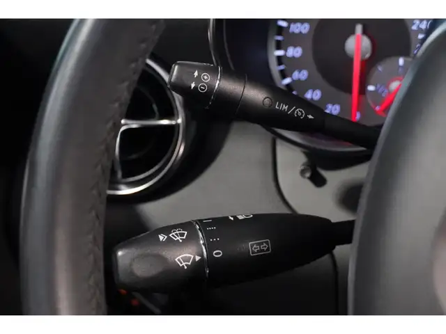 Mercedes-Benz SLK view 18