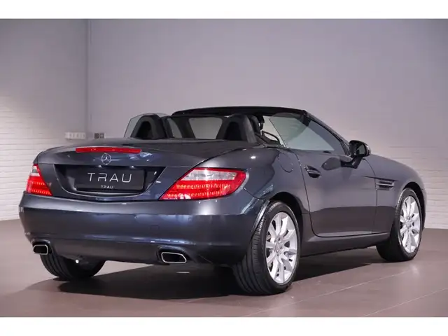 Mercedes-Benz SLK view 6