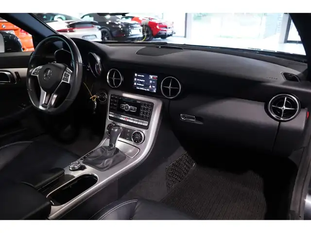 Mercedes-Benz SLK view 16