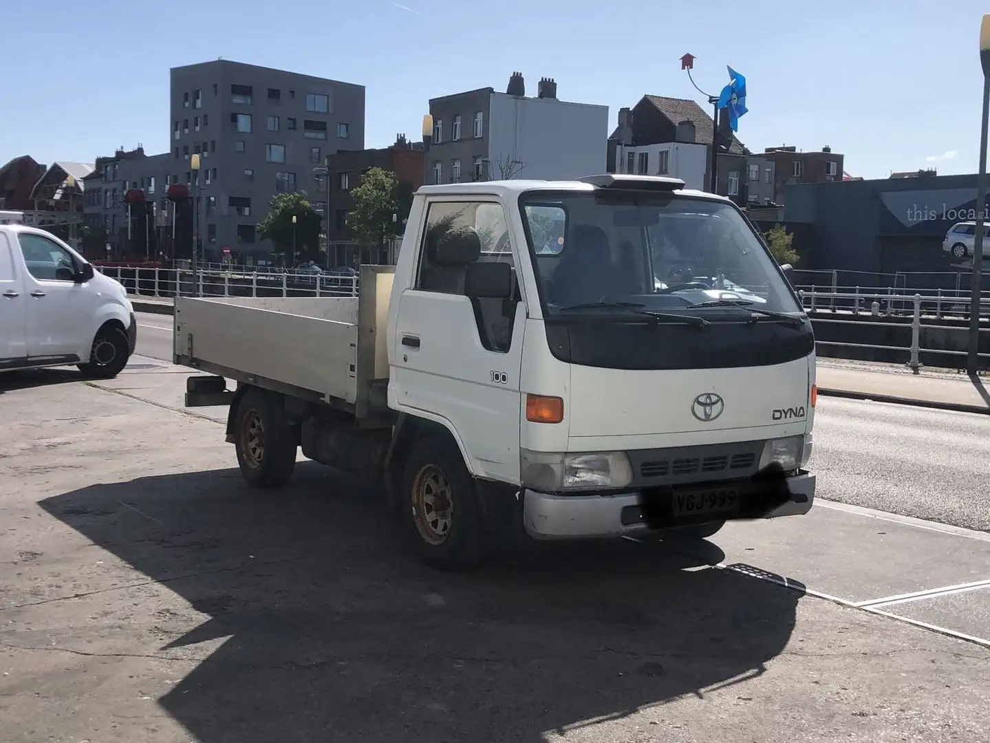 Toyota Dyna 2.4 D Single Cab. Weiß - 1