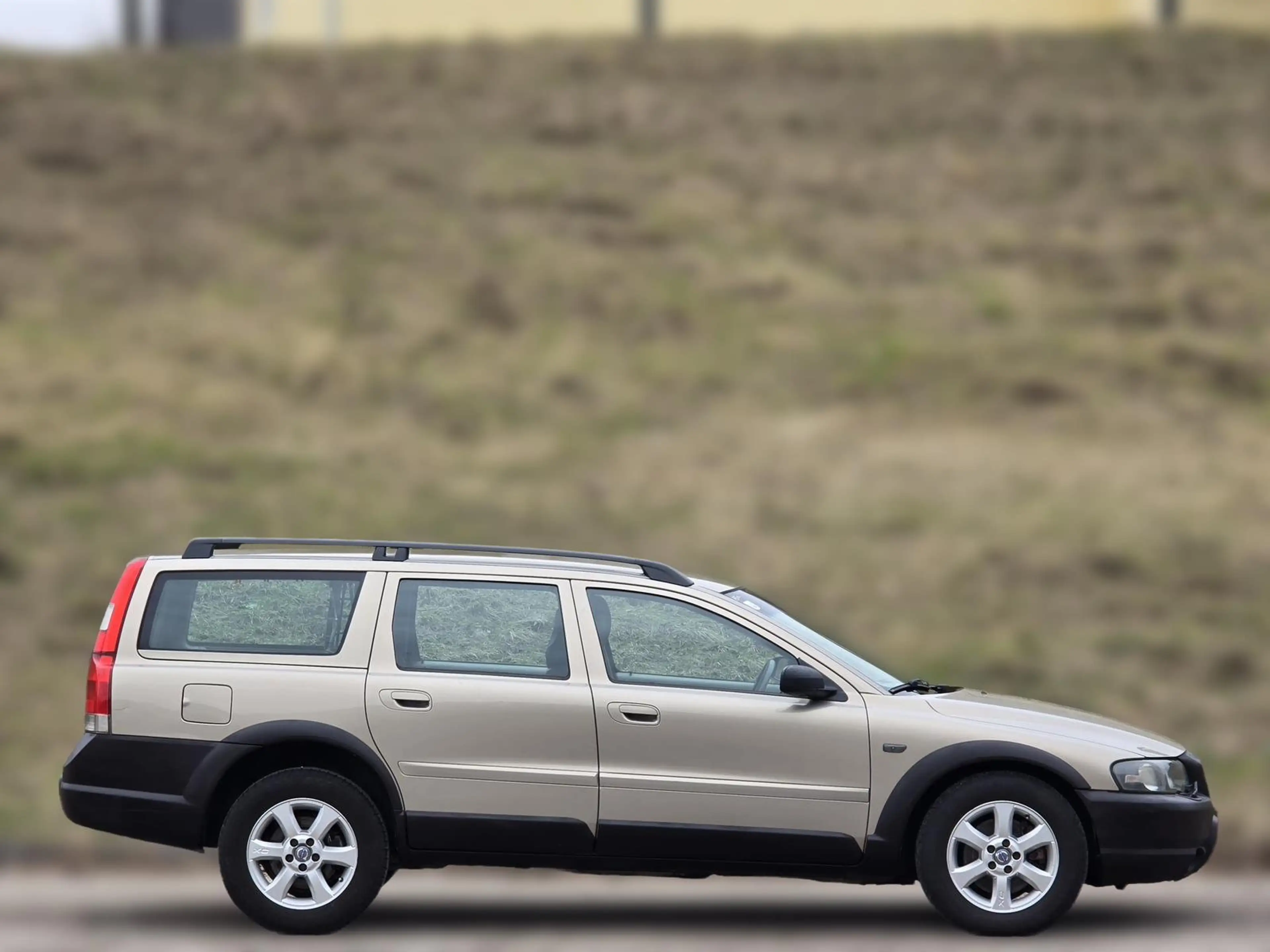 Volvo XC70 AWD* Automatik* Leder* Sitzheizung* Neues Pickerl* — photo 8