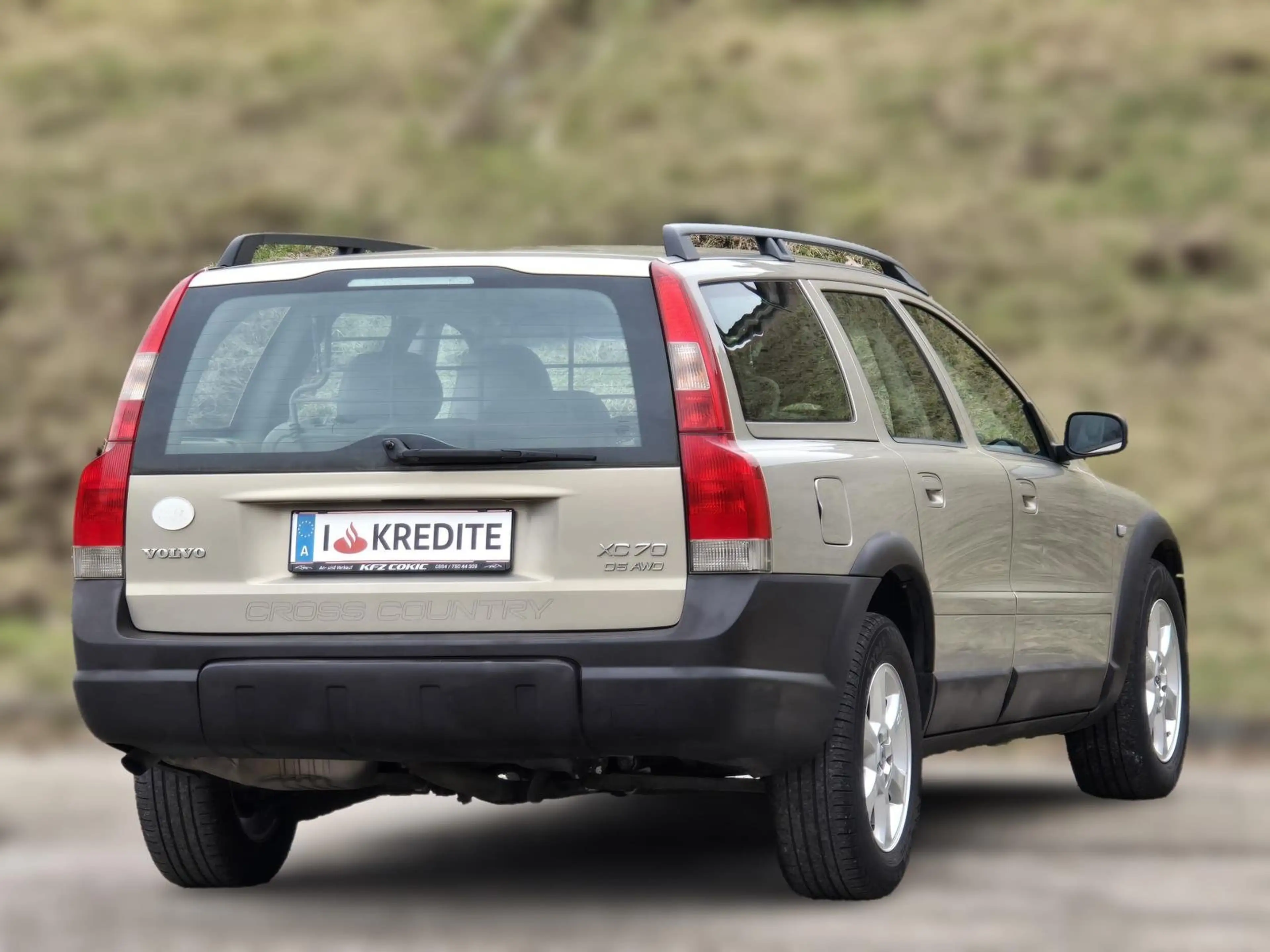 Volvo XC70 AWD* Automatik* Leder* Sitzheizung* Neues Pickerl* — photo 4