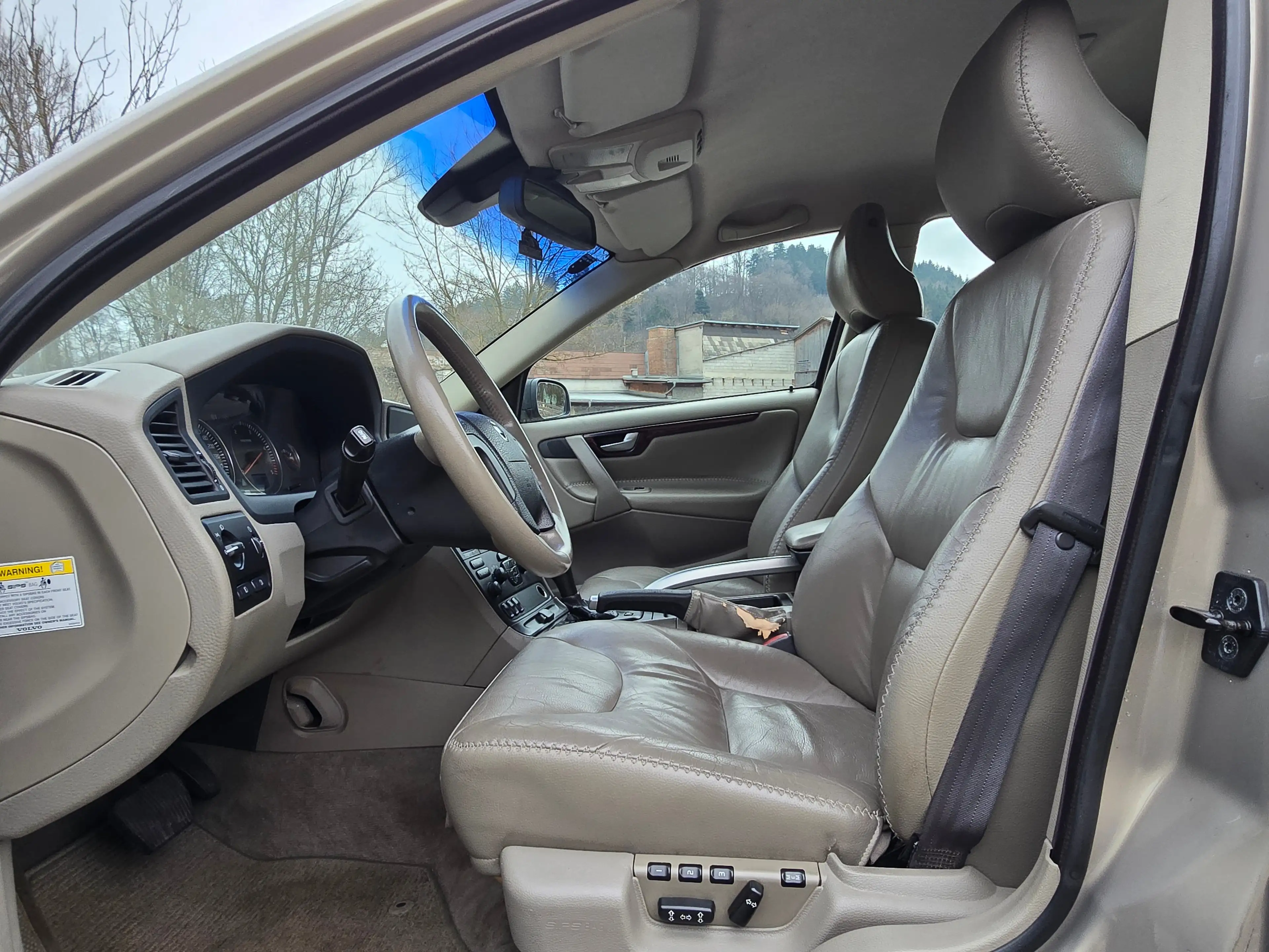 Volvo XC70 AWD* Automatik* Leder* Sitzheizung* Neues Pickerl* — photo 10
