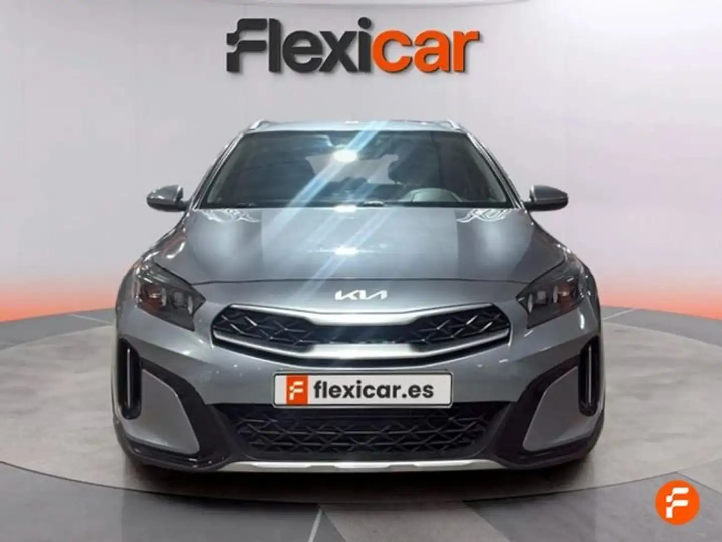 Kia XCeed 1.5 T-GDi DRIVE 160CV - 5P ( 2023 ) Gris - 2