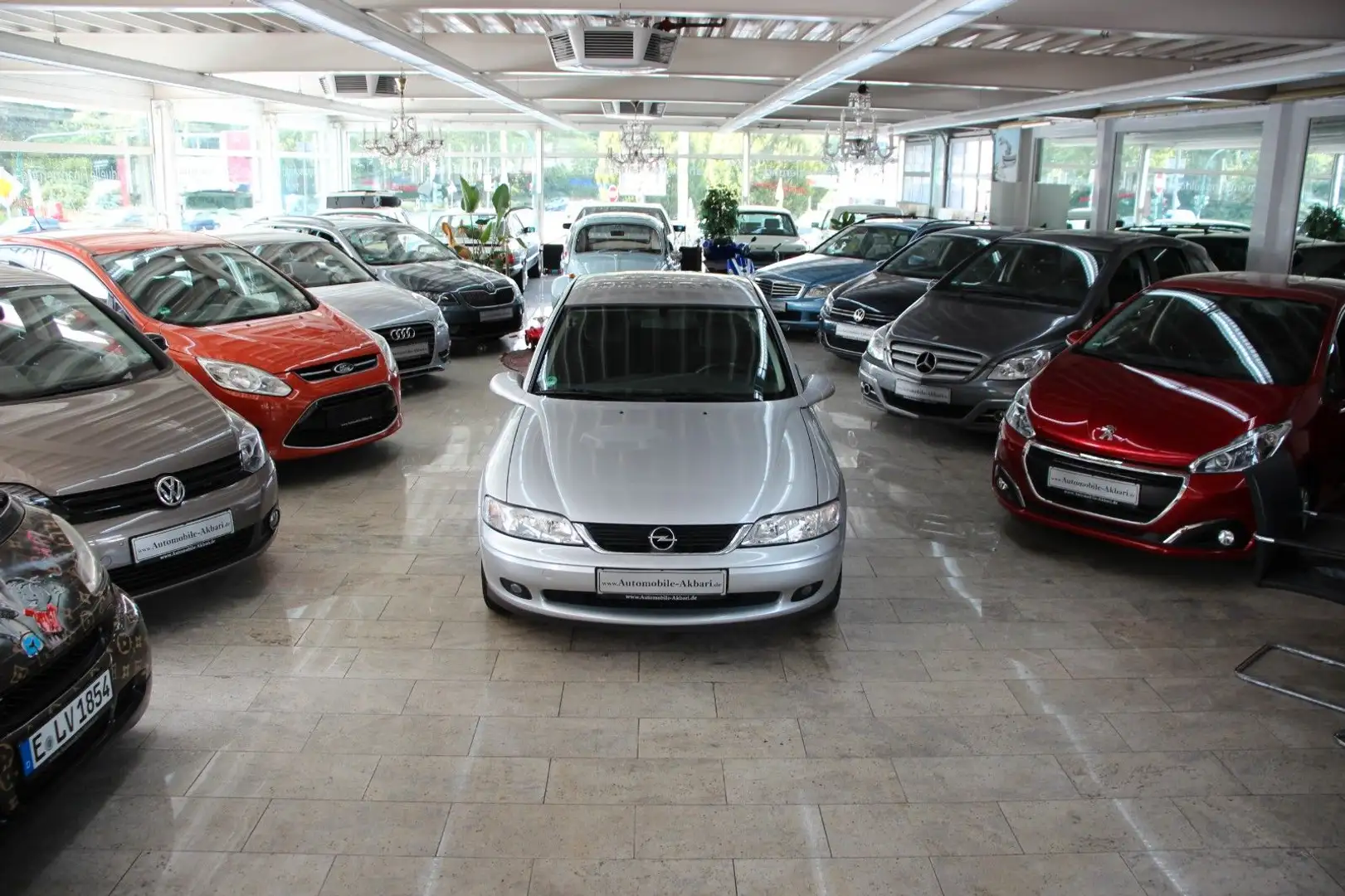 Opel Vectra 1.6 Grau - 1