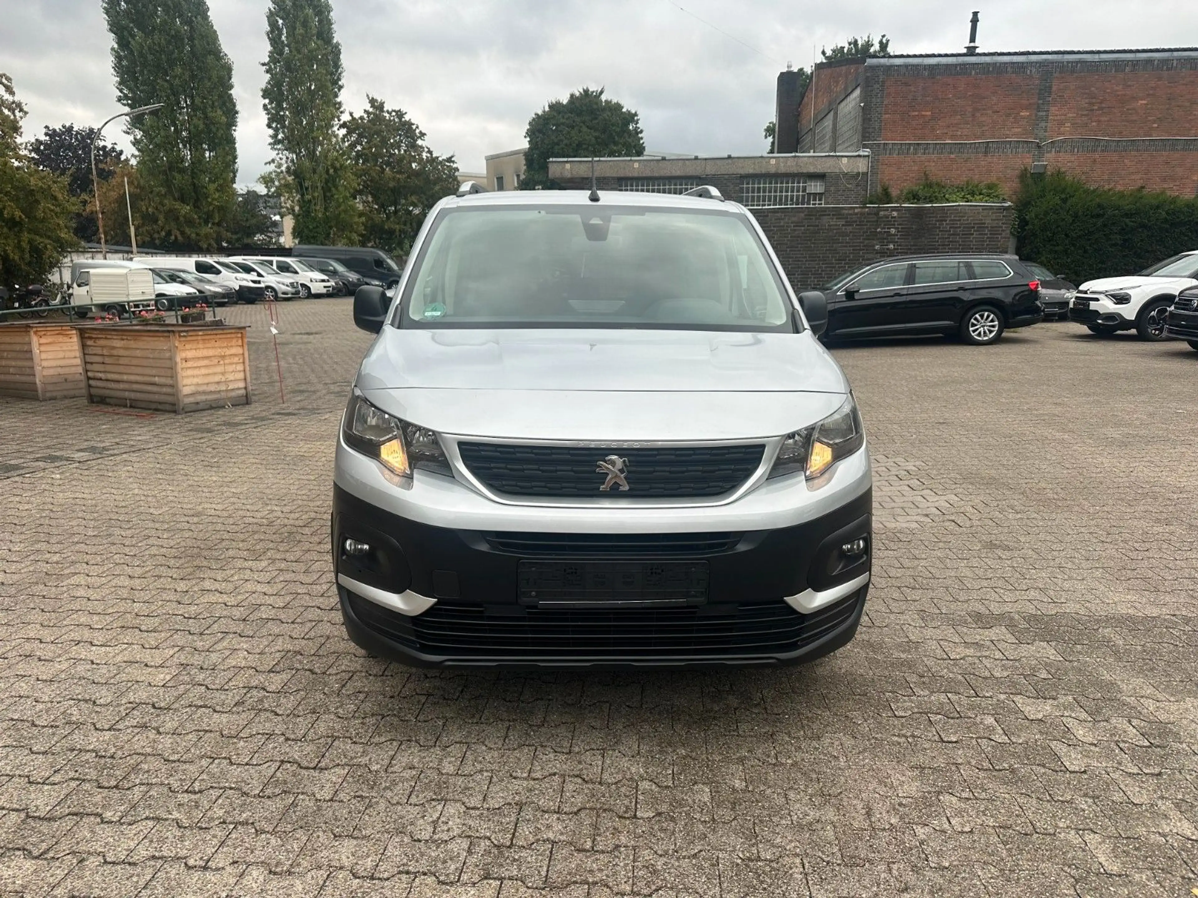 Peugeot Rifter 96kw Active * Klima * Navi * — photo 3