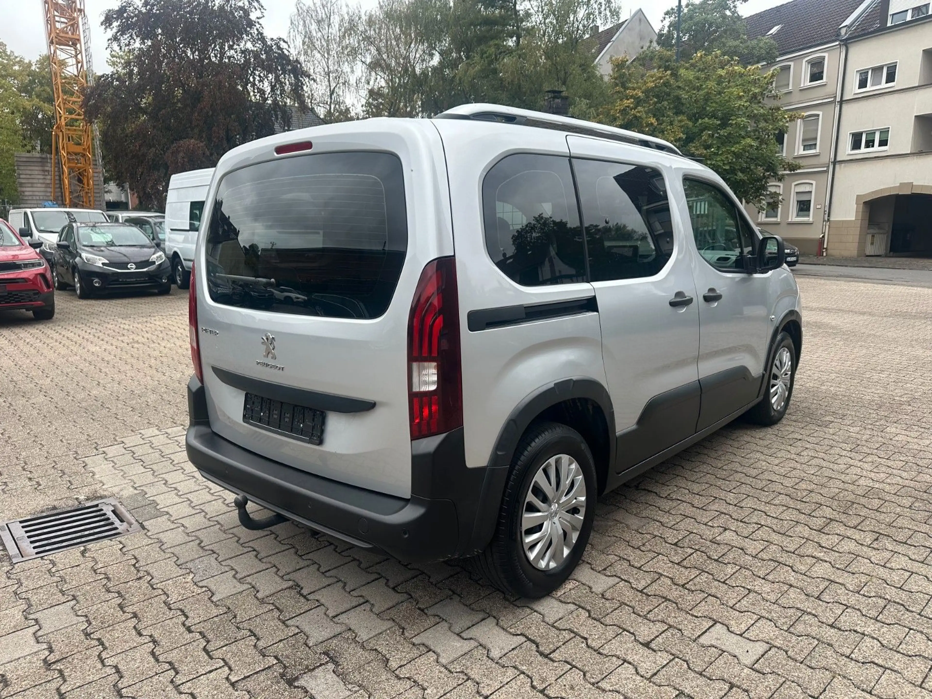 Peugeot Rifter 96kw Active * Klima * Navi * — photo 6
