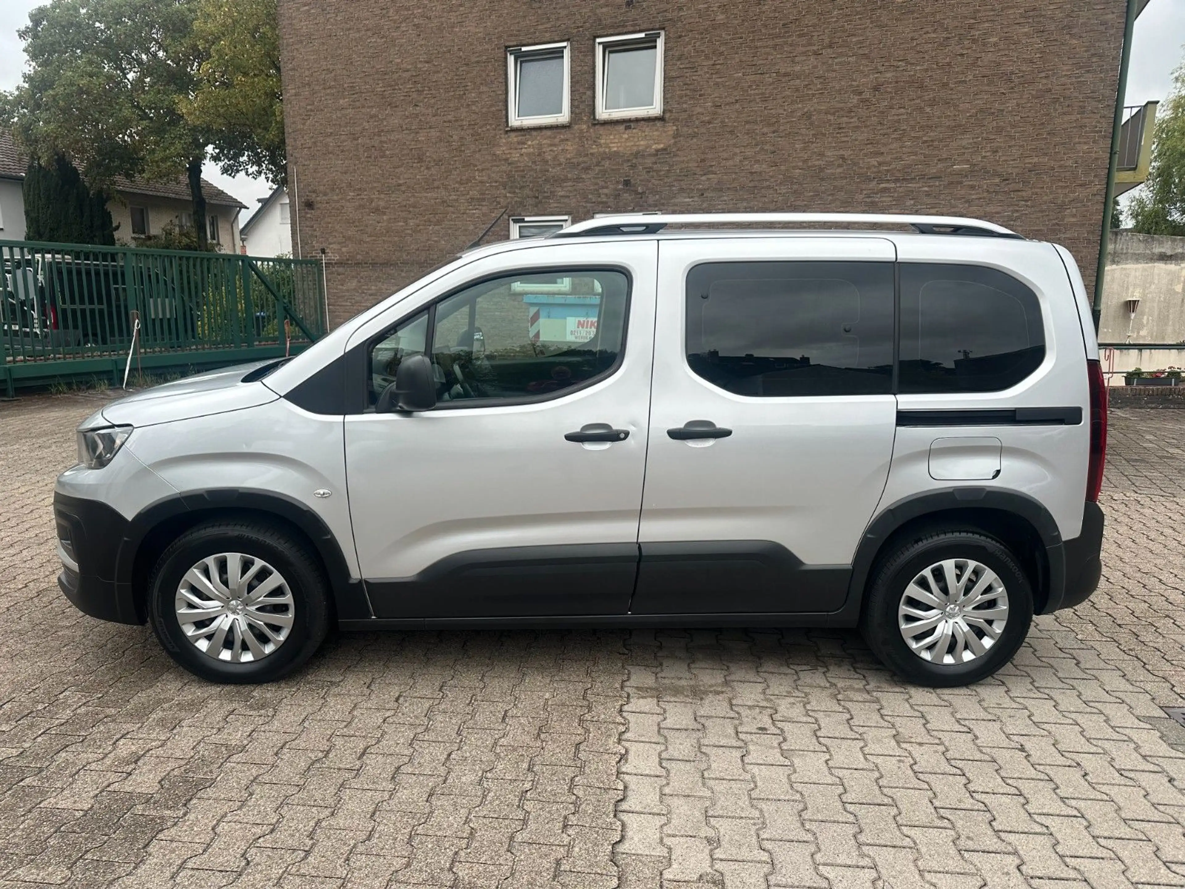 Peugeot Rifter 96kw Active * Klima * Navi * — photo 2