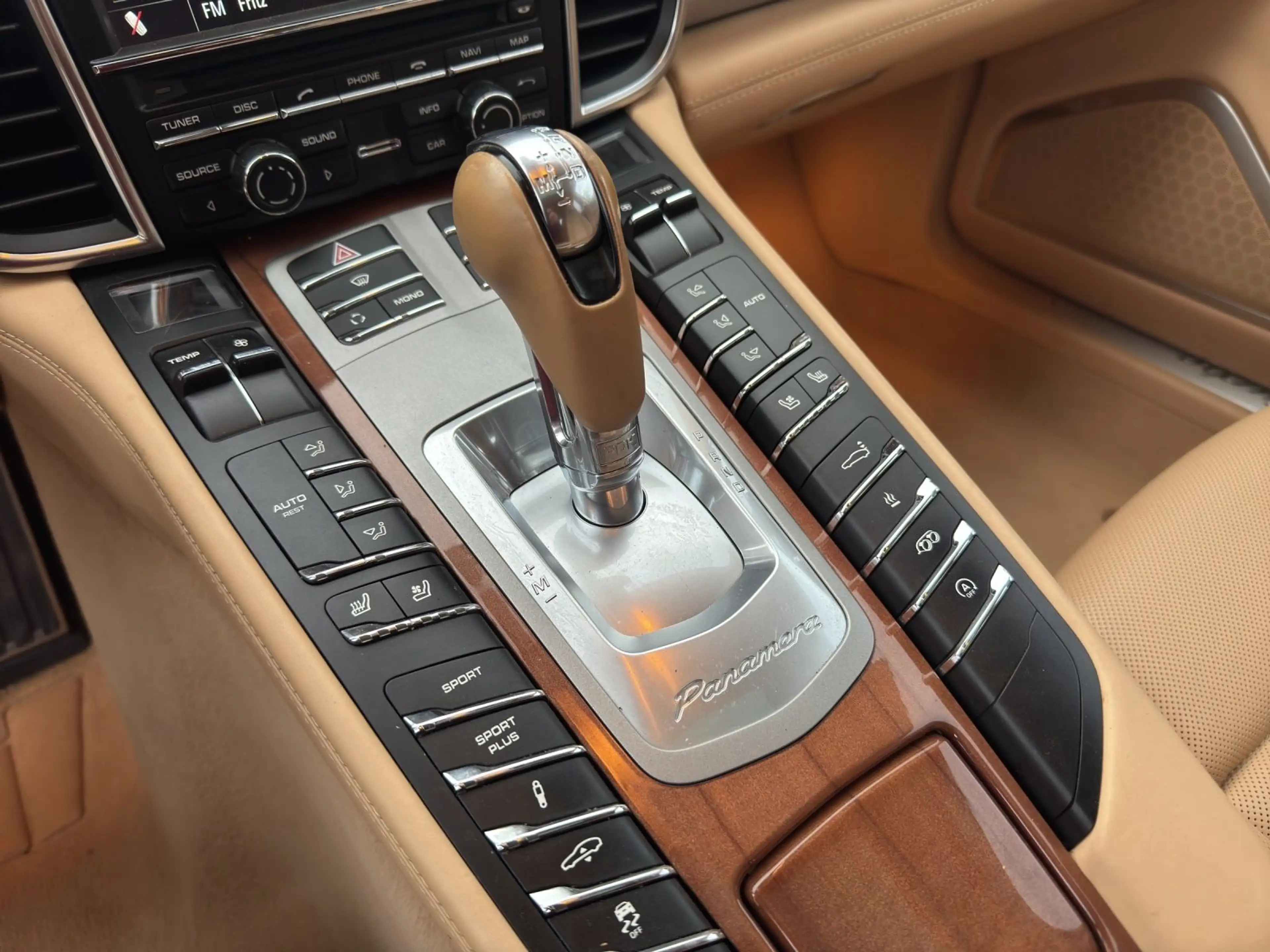 Porsche Panamera Turbo 1.Hand Klappe+Standhzg+Keramik — photo 7