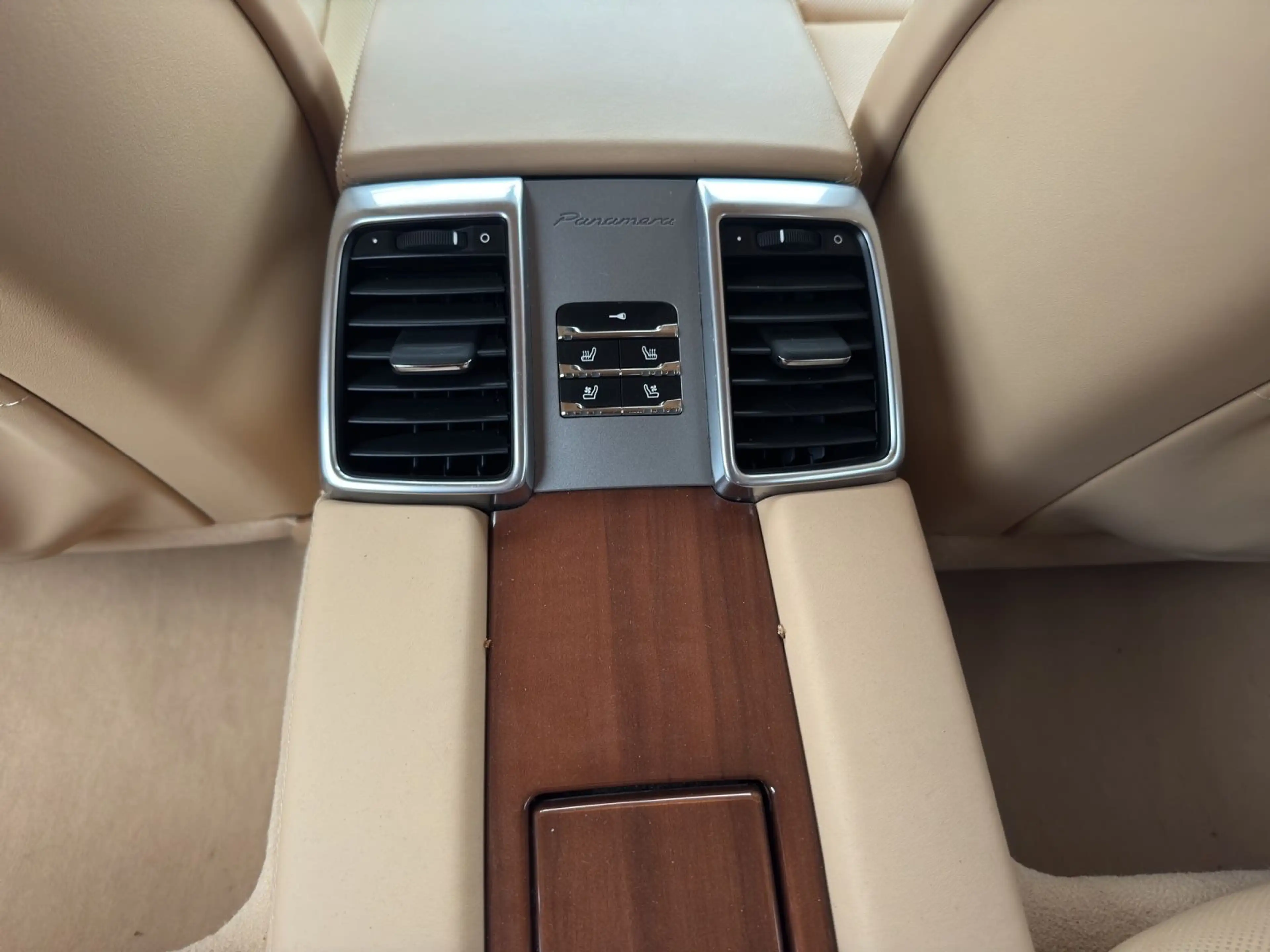 Porsche Panamera Turbo 1.Hand Klappe+Standhzg+Keramik — photo 10