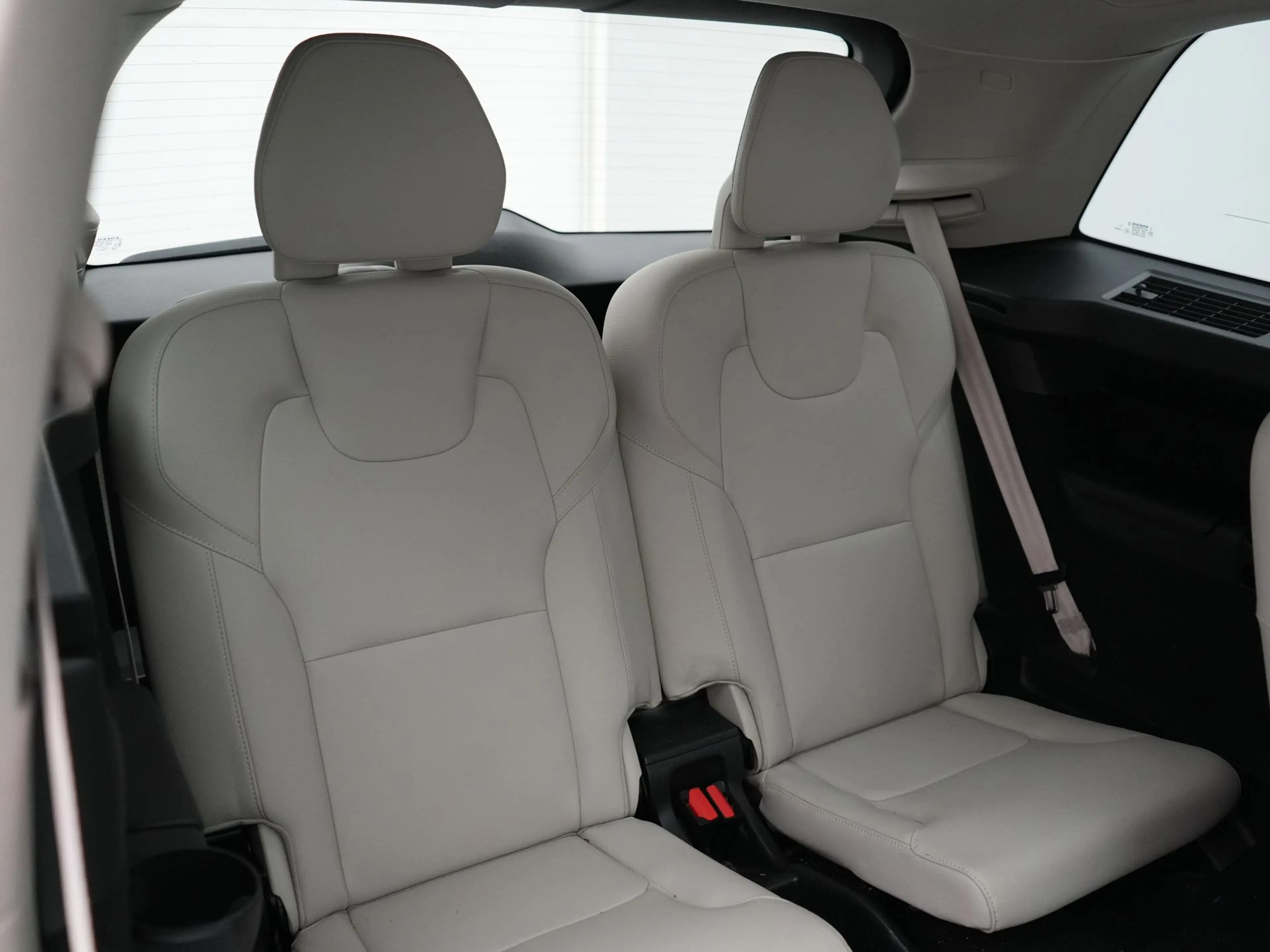 Volvo XC90 Recharge AWD Plus Dark Long Range 7 Persoons PHEV — photo 7