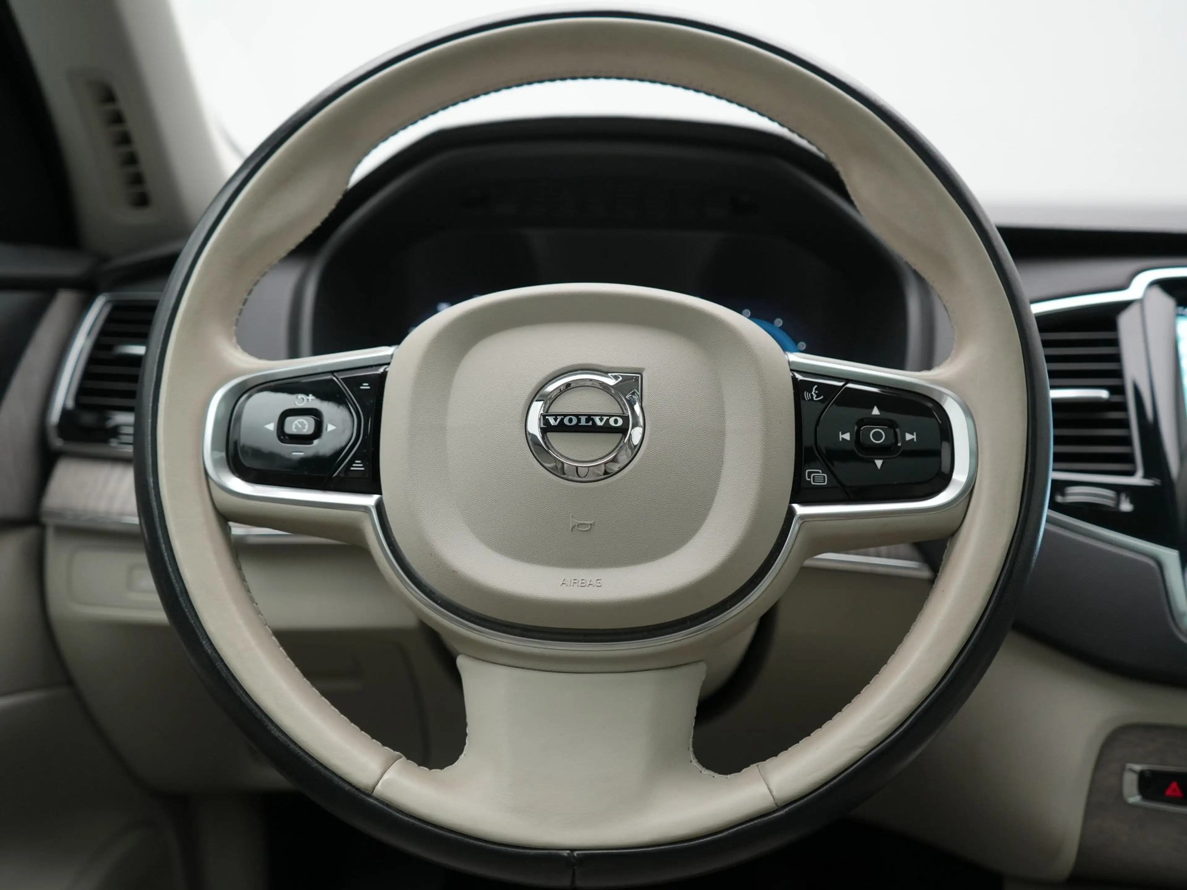 Volvo XC90 Recharge AWD Plus Dark Long Range 7 Persoons PHEV — photo 30