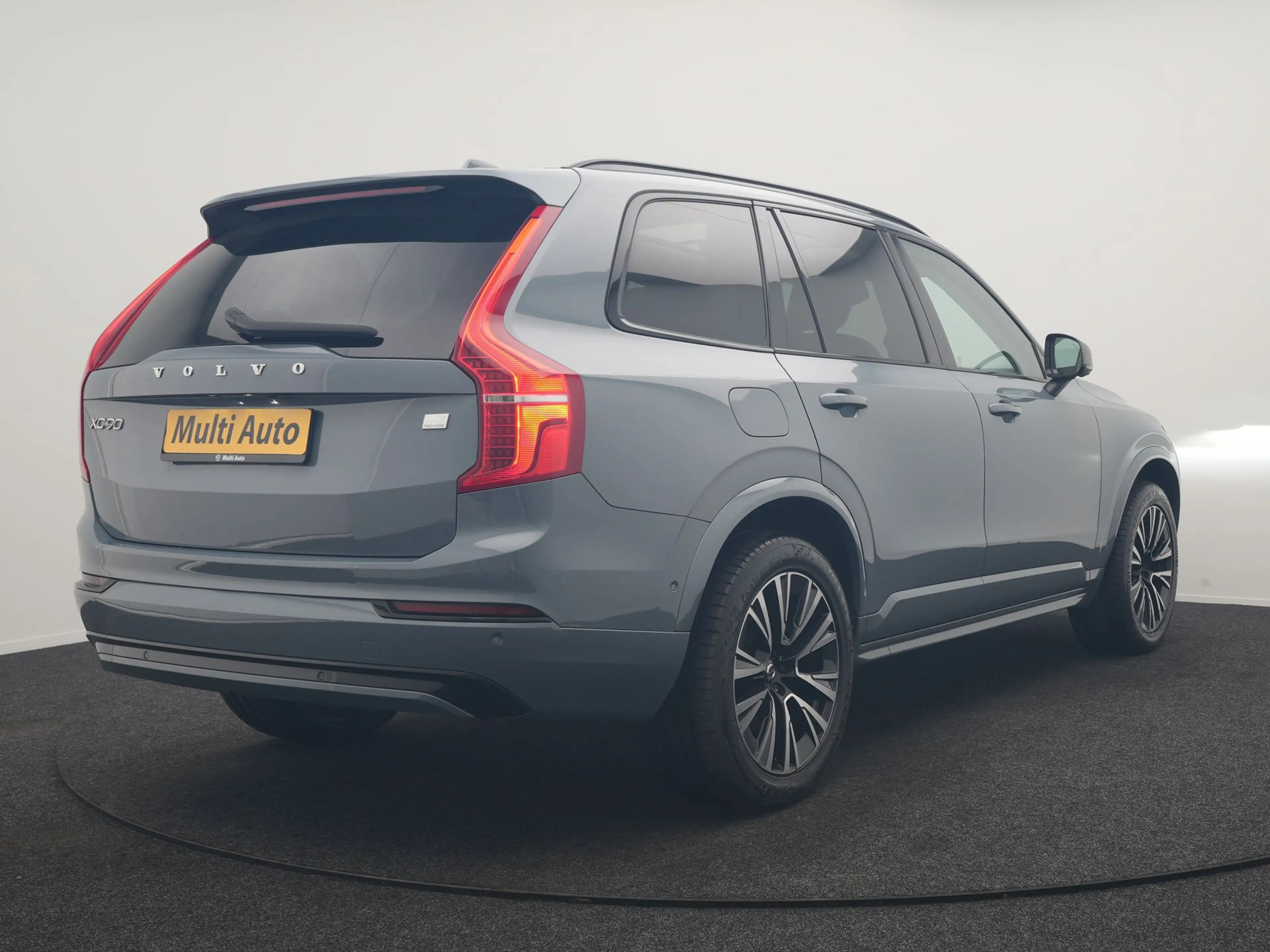 Volvo XC90 Recharge AWD Plus Dark Long Range 7 Persoons PHEV — photo 3