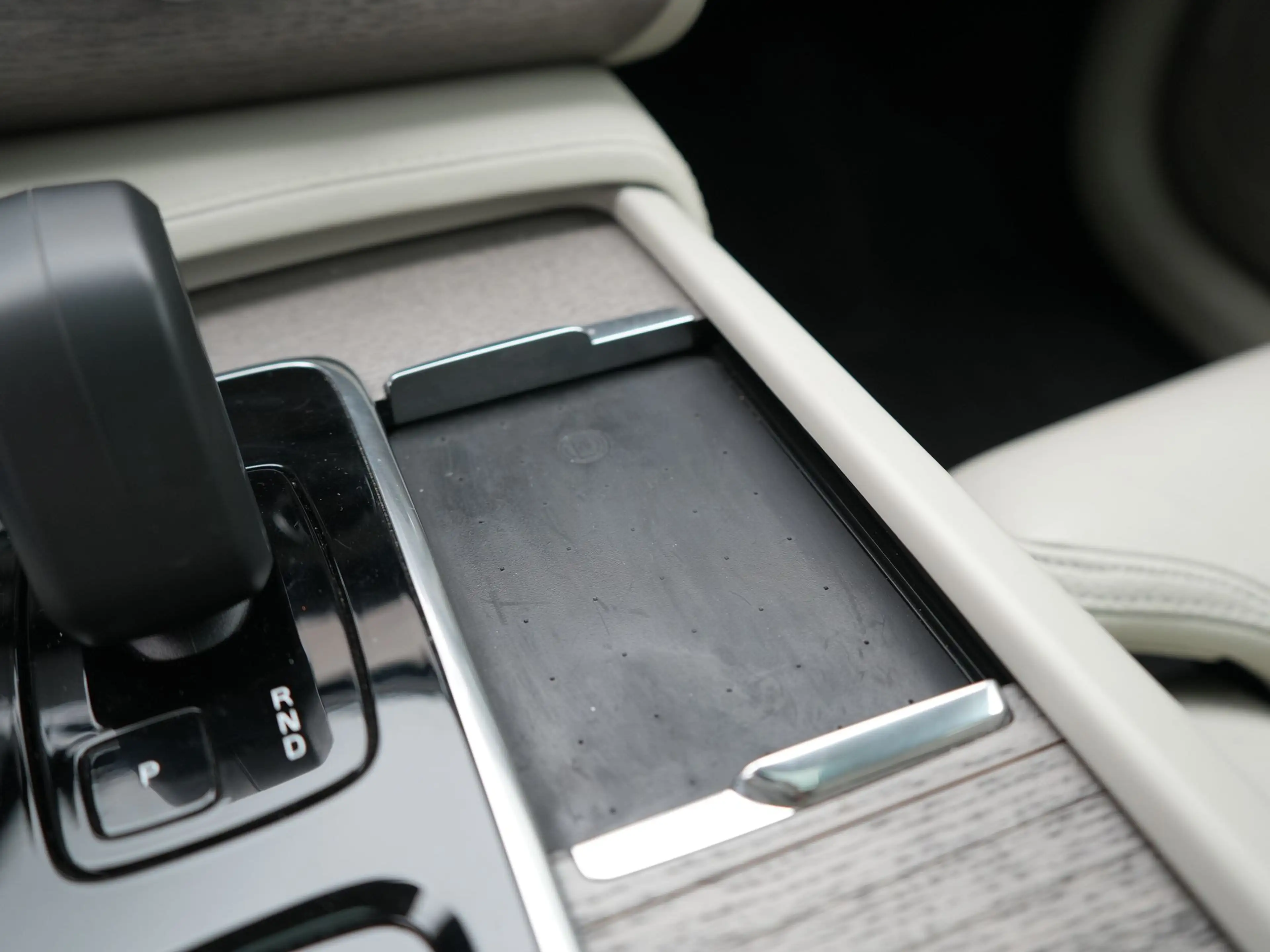 Volvo XC90 Recharge AWD Plus Dark Long Range 7 Persoons PHEV — photo 26