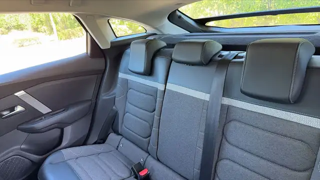 Citroen C4 view 9