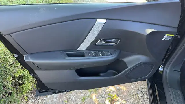 Citroen C4 view 7