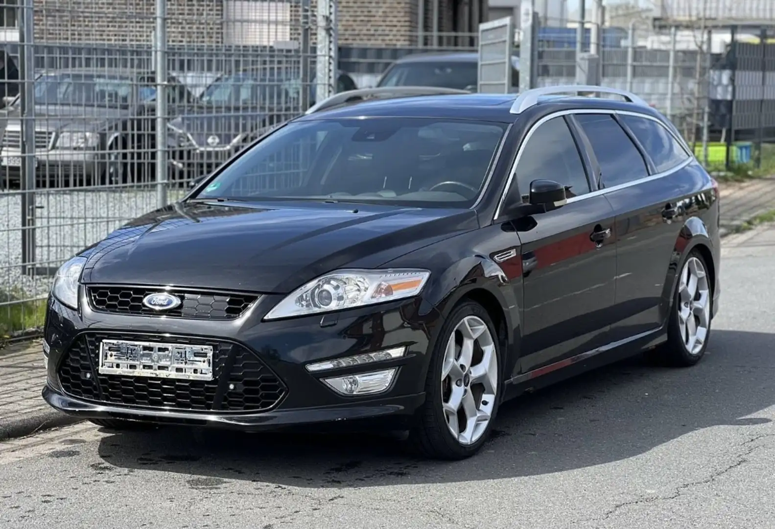 Ford Mondeo Titanium S 2,2 TDCI Schwarz - 1