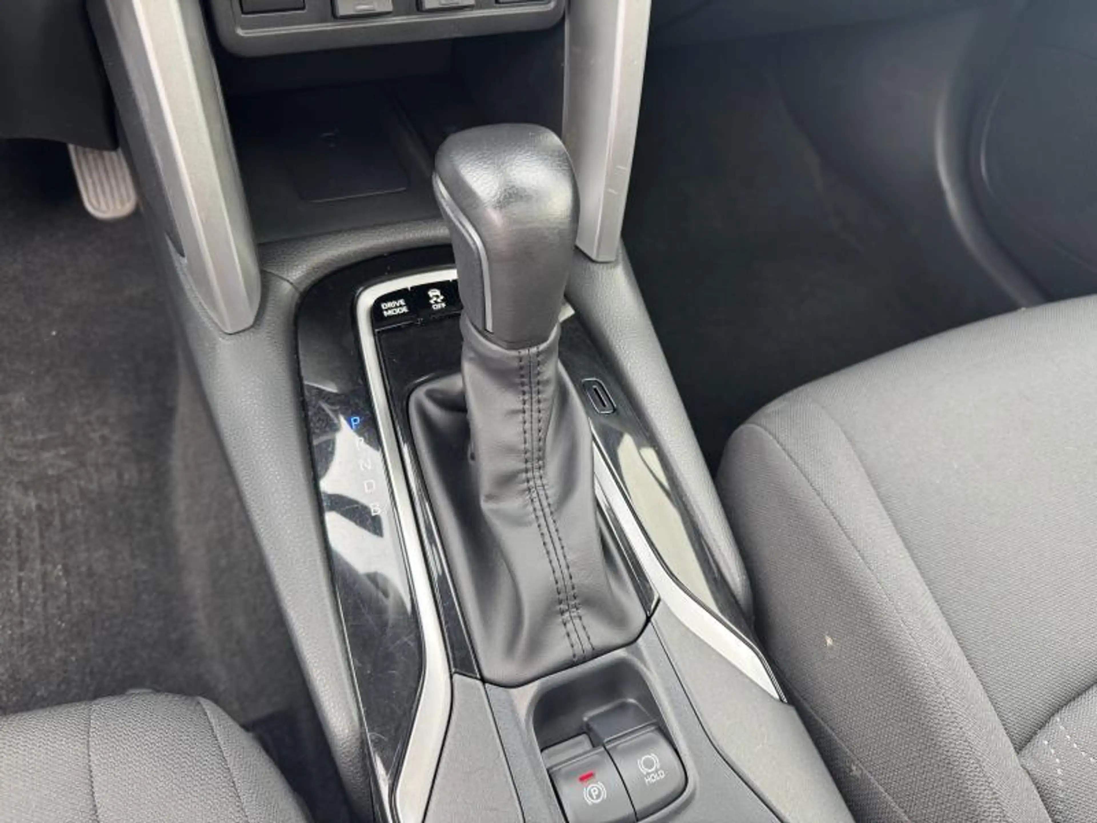 Toyota Corolla Cross STYLE — photo 6