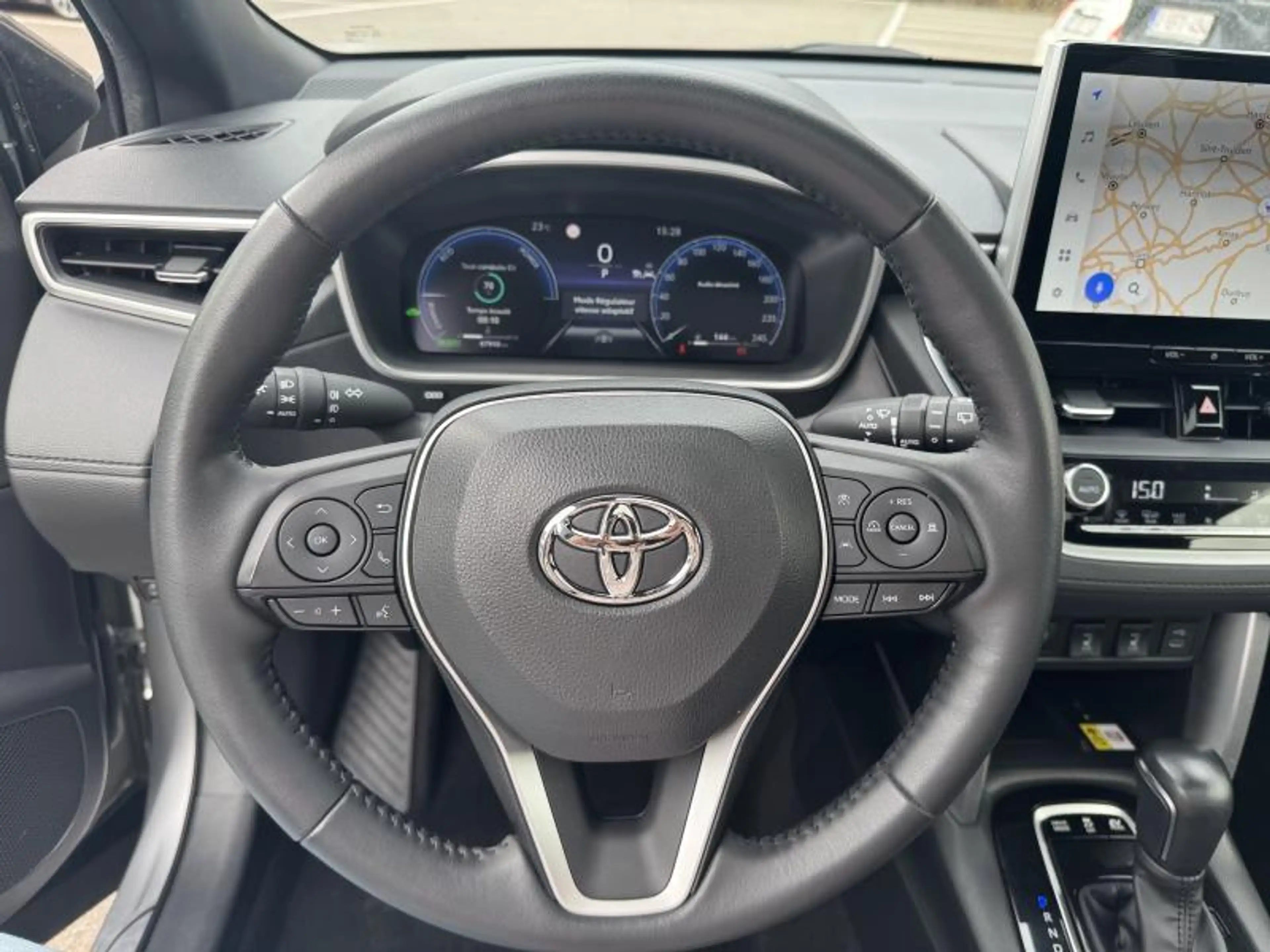 Toyota Corolla Cross STYLE — photo 4