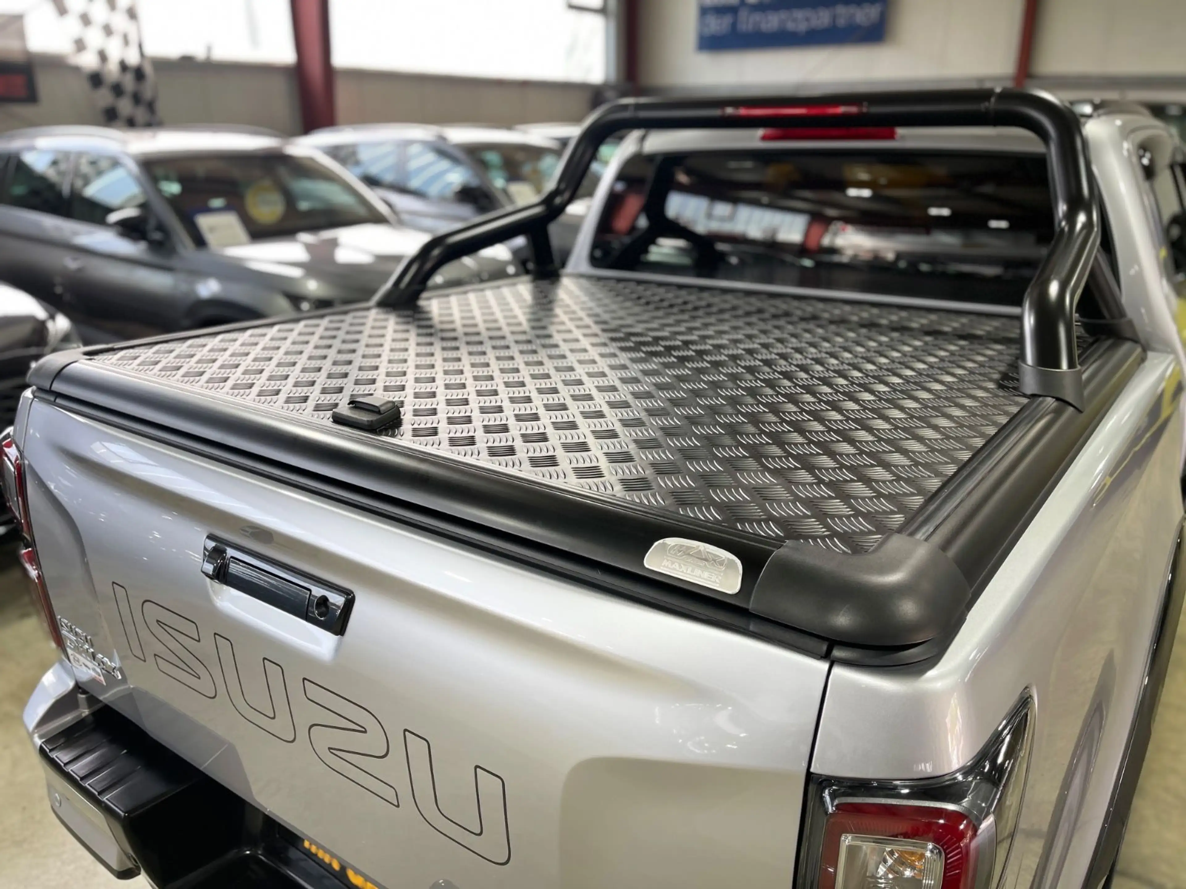Isuzu D-Max DOUBLE+ 4WD+V-CROSS+ABDECKUNG+AHK+BÜGEL+GARANTIE — photo 11