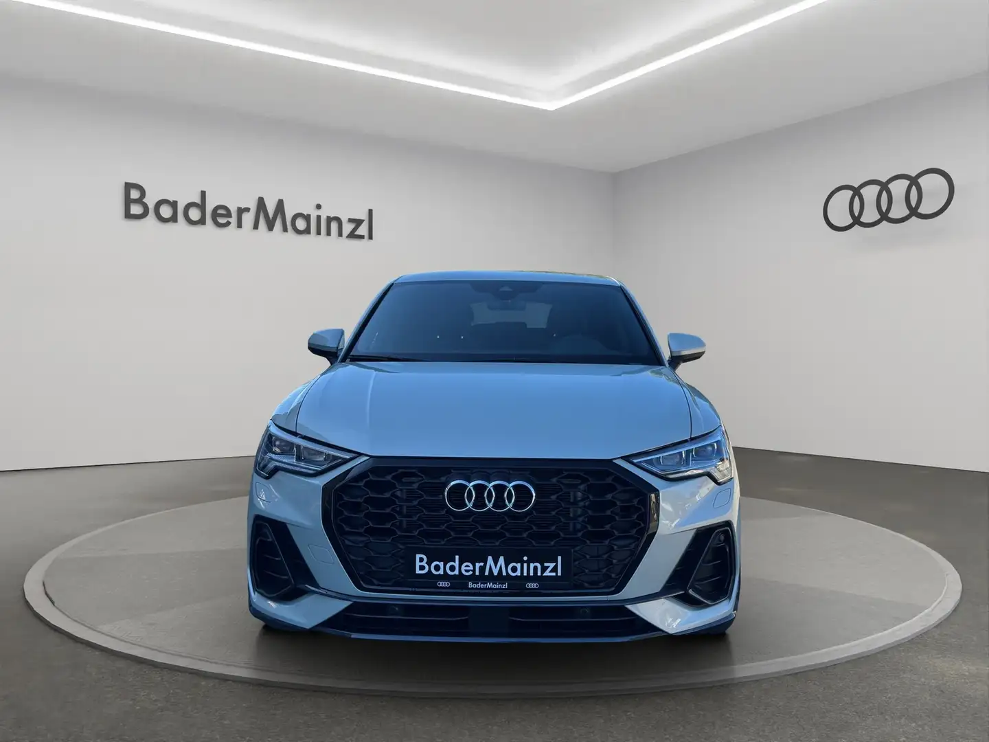 Audi Q3 Sportback 2.0TDI Matrix Navi AHK RFK SHZ Silber - 2