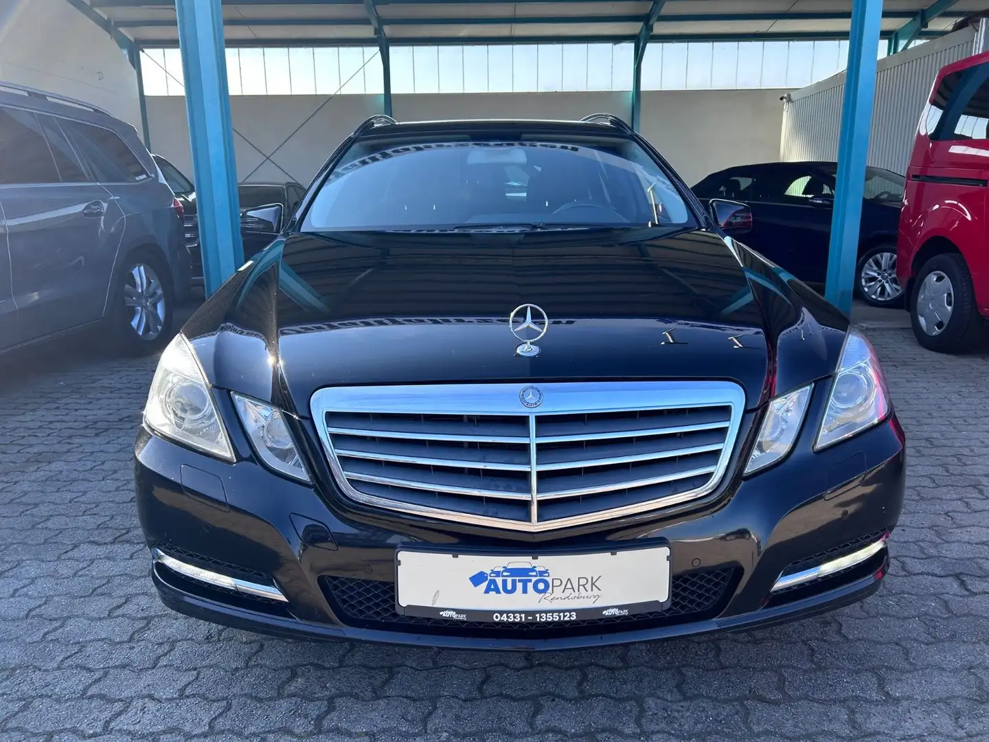 Mercedes-Benz E 220 E -Klasse T-Modell CDI BlueEfficiency Schwarz - 2