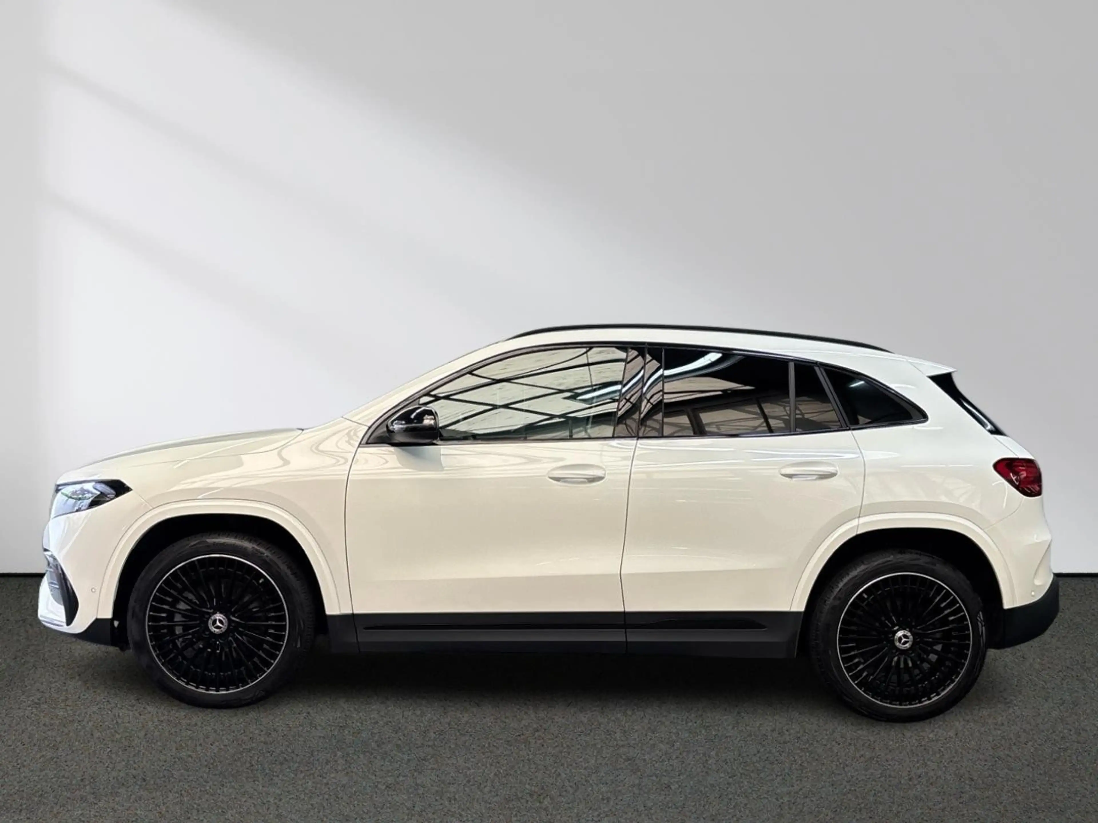 Mercedes-Benz EQA 250 + AMG Night Panorama Burmester 20" HeadUp — photo 2