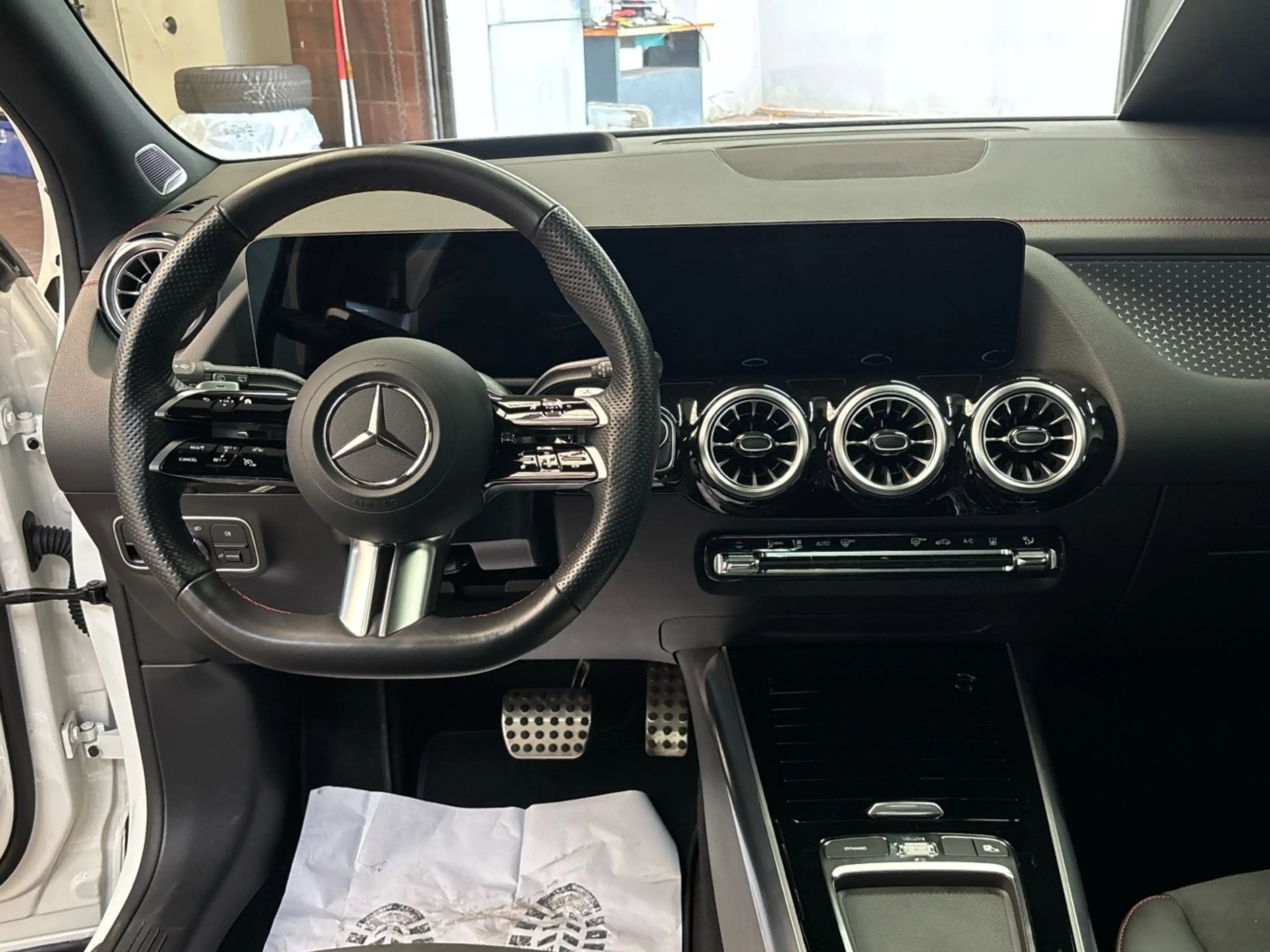 Mercedes-Benz EQA 250 + AMG Night Panorama Burmester 20" HeadUp — photo 8