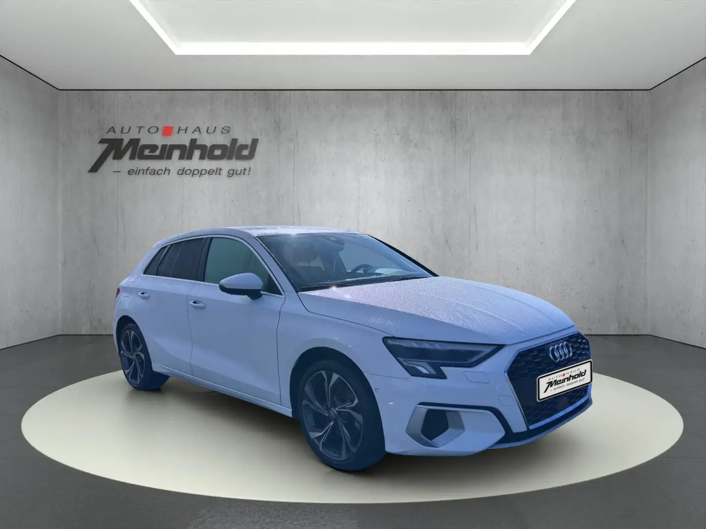 Audi A3 35 TFSI Advanced, 6-Gang, Navi, LED Blanc - 2