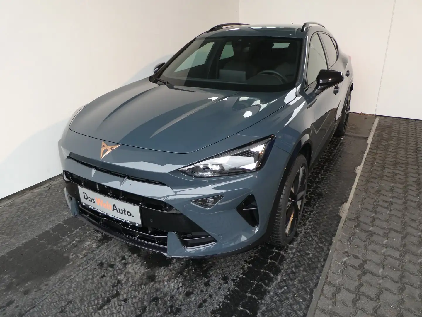 CUPRA Formentor 1.5 e-TSI 150 PS DSG Blau - 1