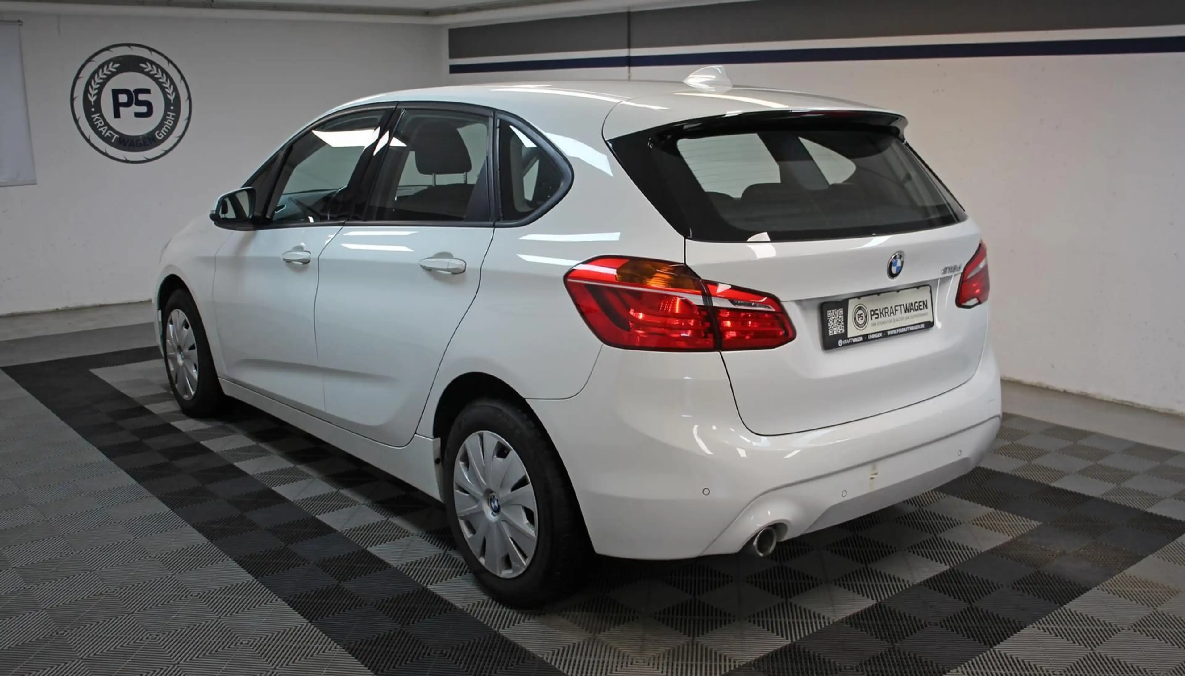 BMW 216 Aut. NAVI KLIMA TEMP S.HEFT — photo 4