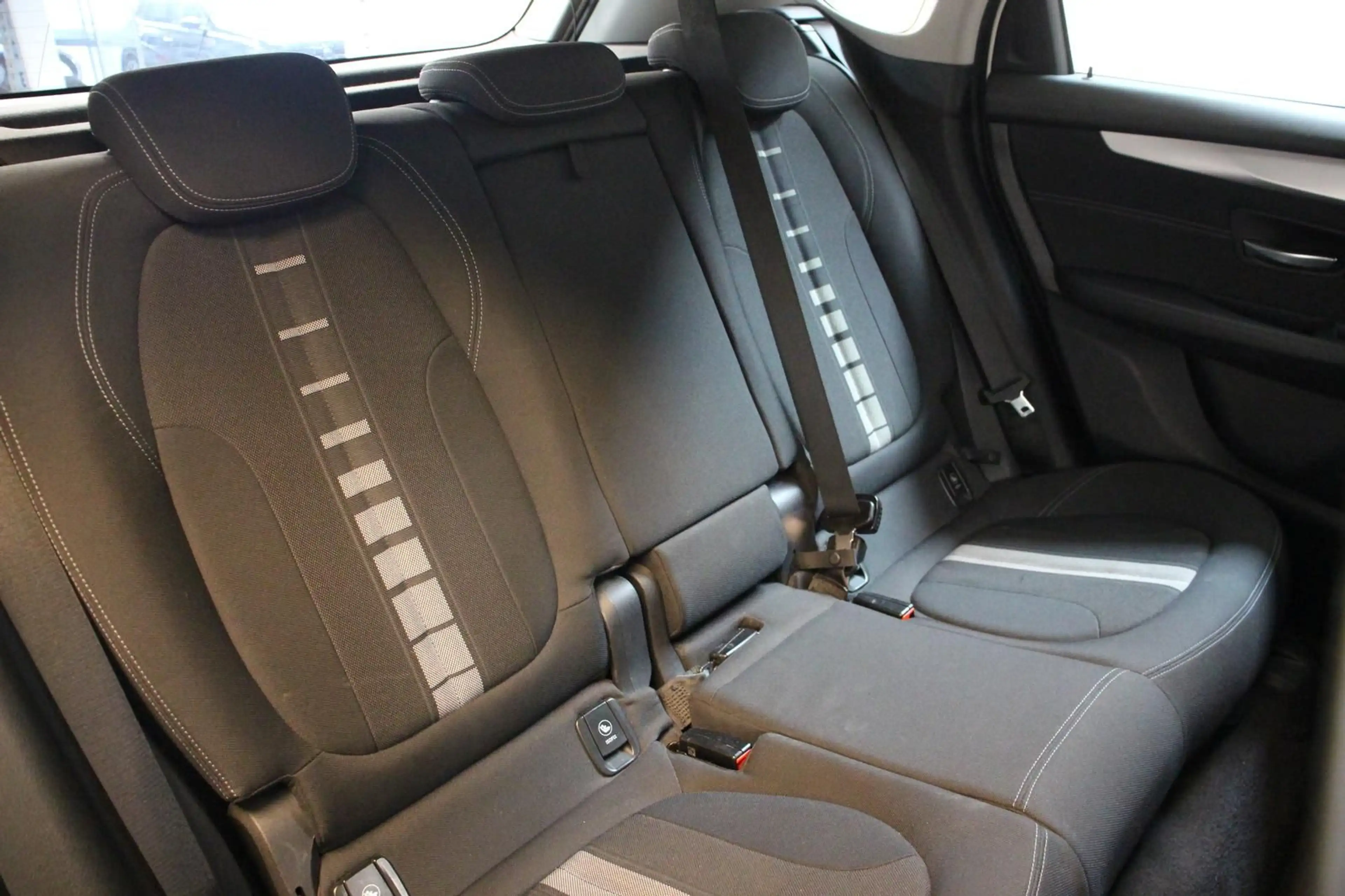 BMW 216 Aut. NAVI KLIMA TEMP S.HEFT — photo 14