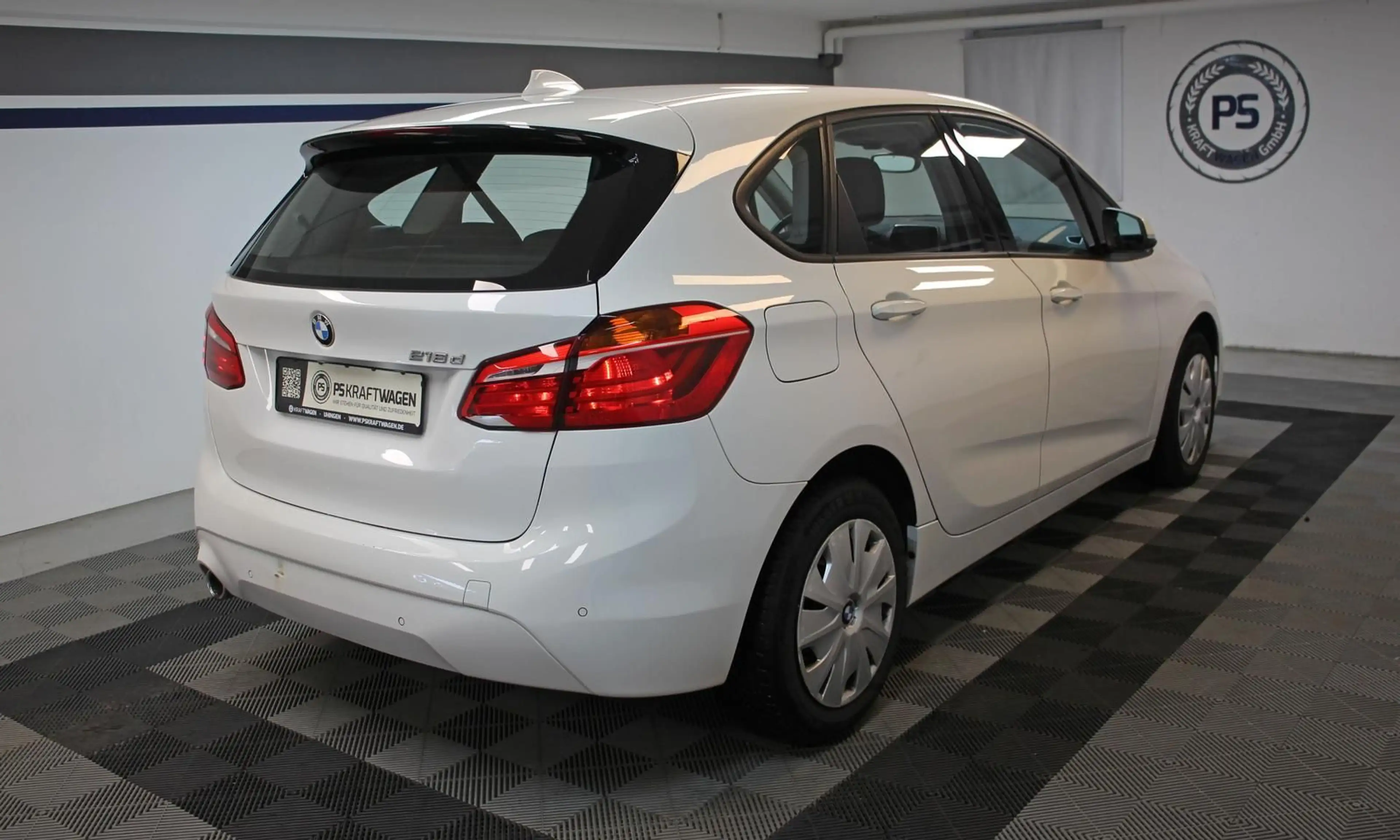 BMW 216 Aut. NAVI KLIMA TEMP S.HEFT — photo 3