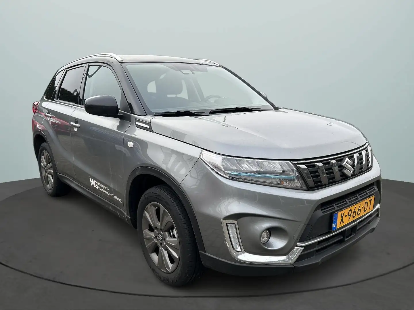 Suzuki Vitara 1.5 Full Hybrid Select Automaat/Two-Tone lak/ ALL Grijs - 2