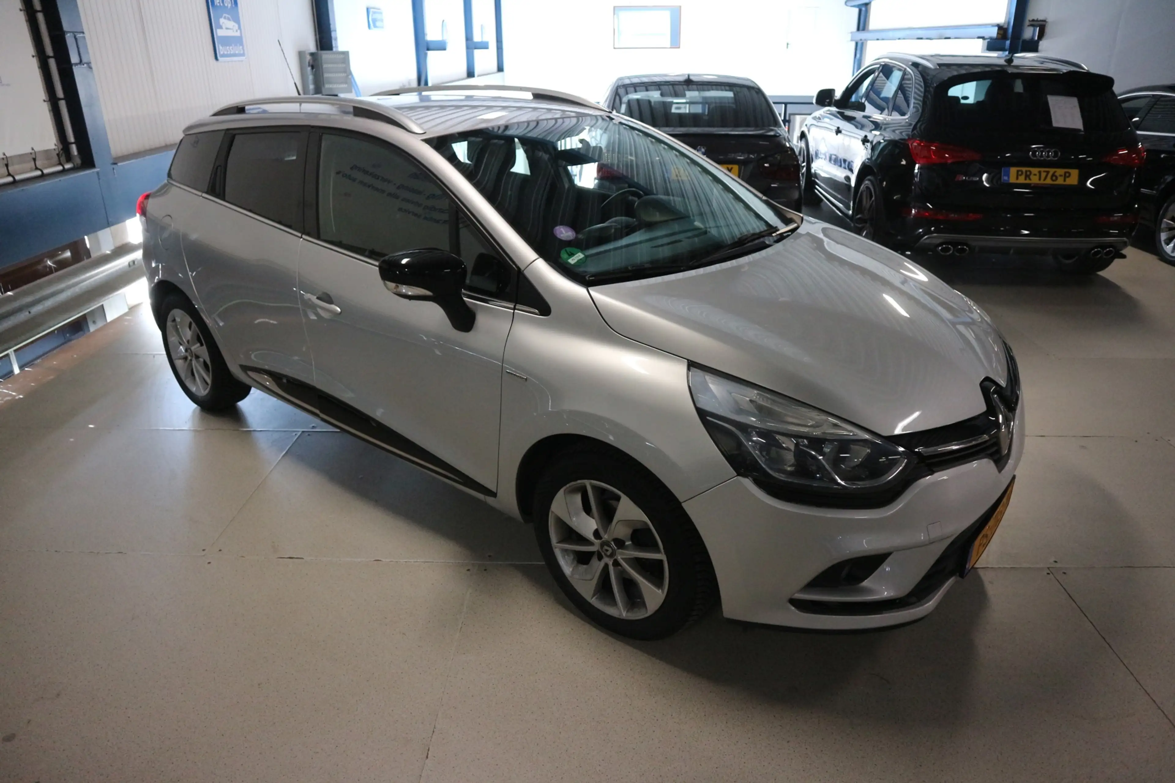 Renault Clio Estate 0.9 TCe Limited / BASS REFLEX / FACELIFT / — photo 5