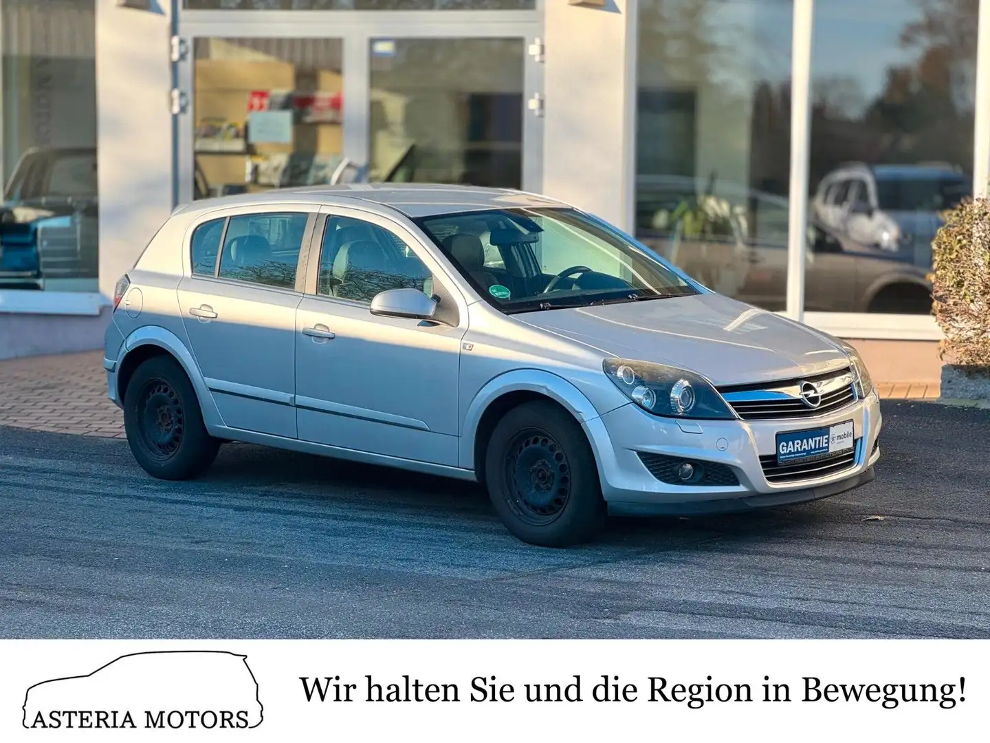Opel Astra 1.6 Ecotec INNOVATION 85kW Silber - 1