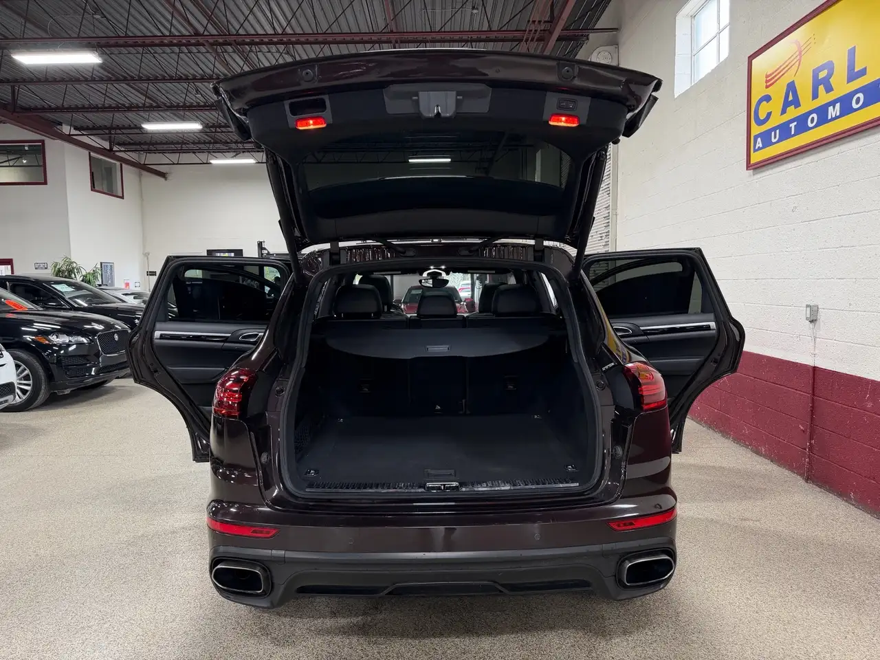 Porsche Cayenne снимка Porsche Cayenne