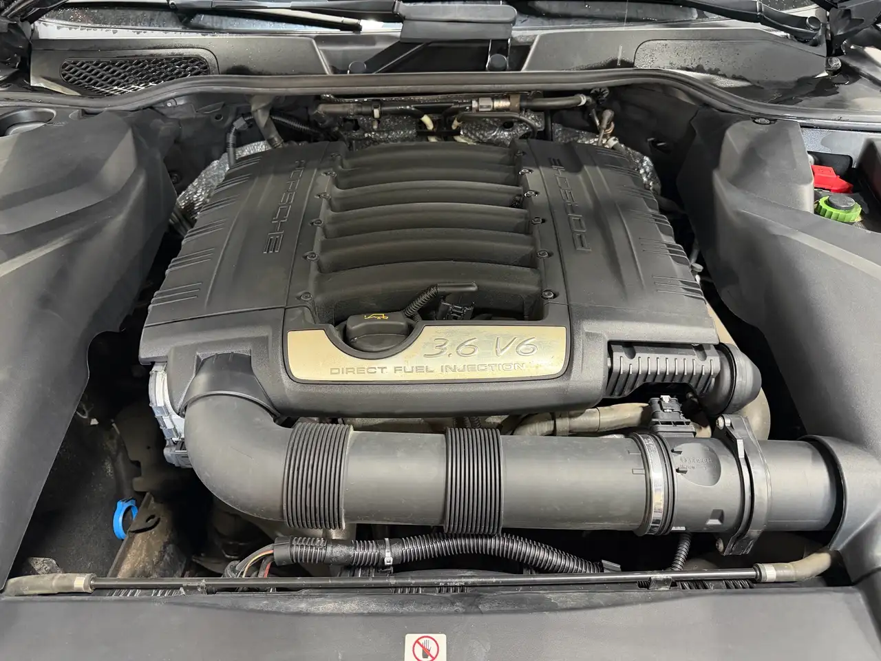 Porsche Cayenne снимка Porsche Cayenne