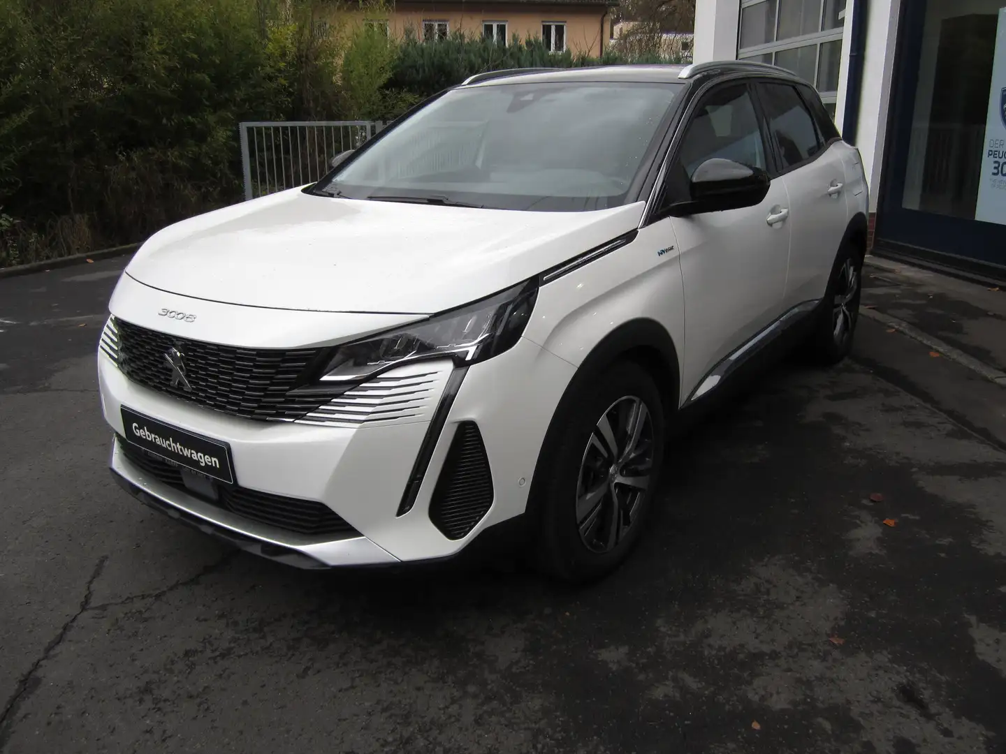 Peugeot 3008 Hybrid Allure Pack 225 Weiß - 2