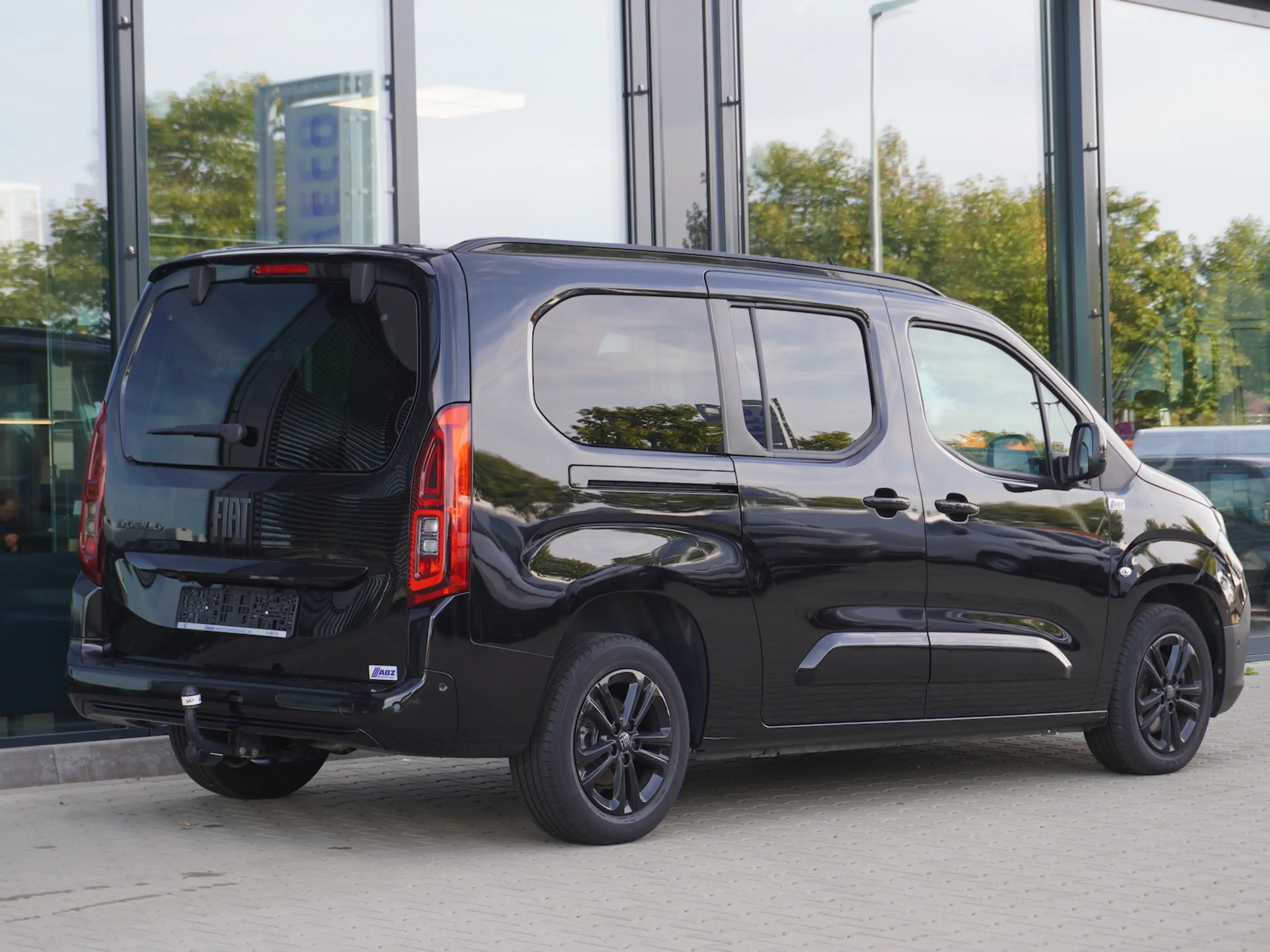 Fiat Doblo Maxi Kombi 1.5 130 AT / 10-Zoll Navi — photo 2