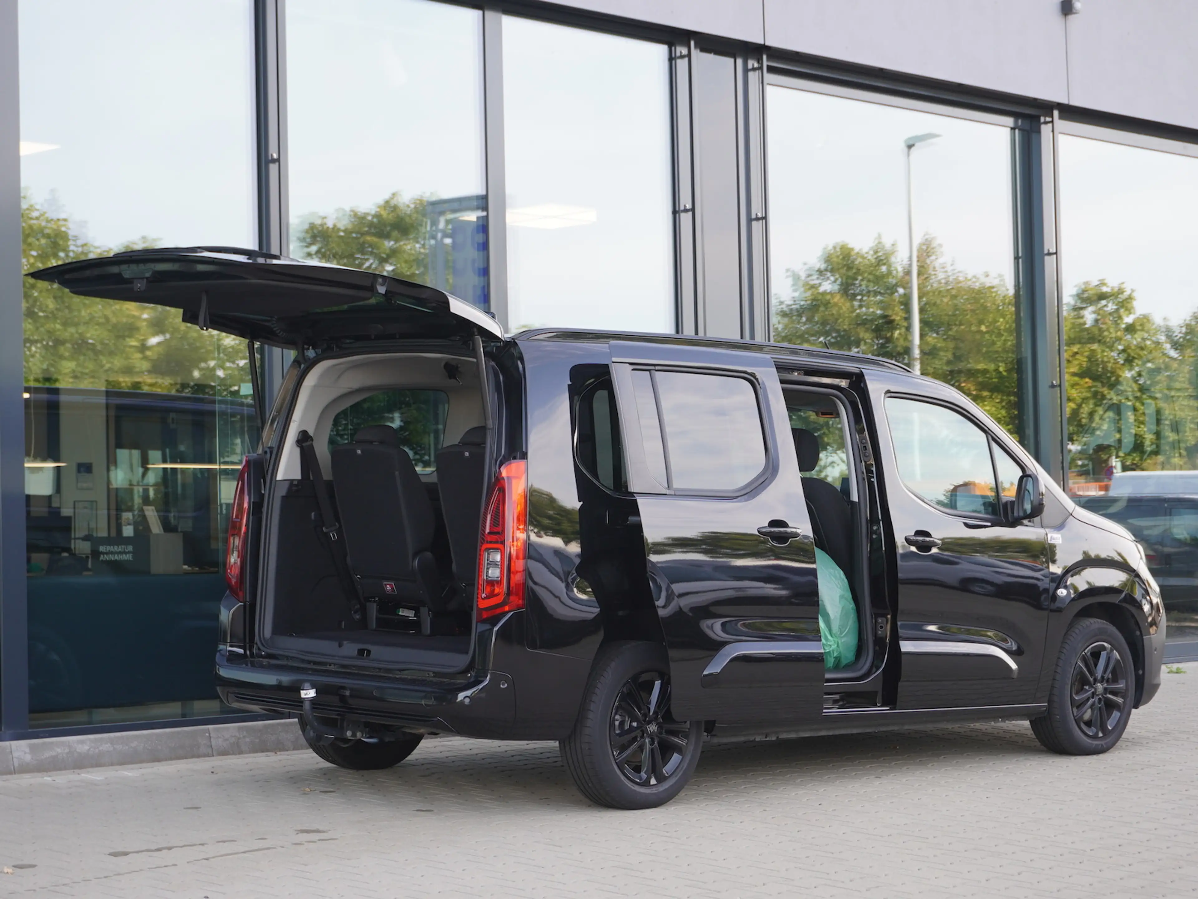 Fiat Doblo Maxi Kombi 1.5 130 AT / 10-Zoll Navi — photo 4