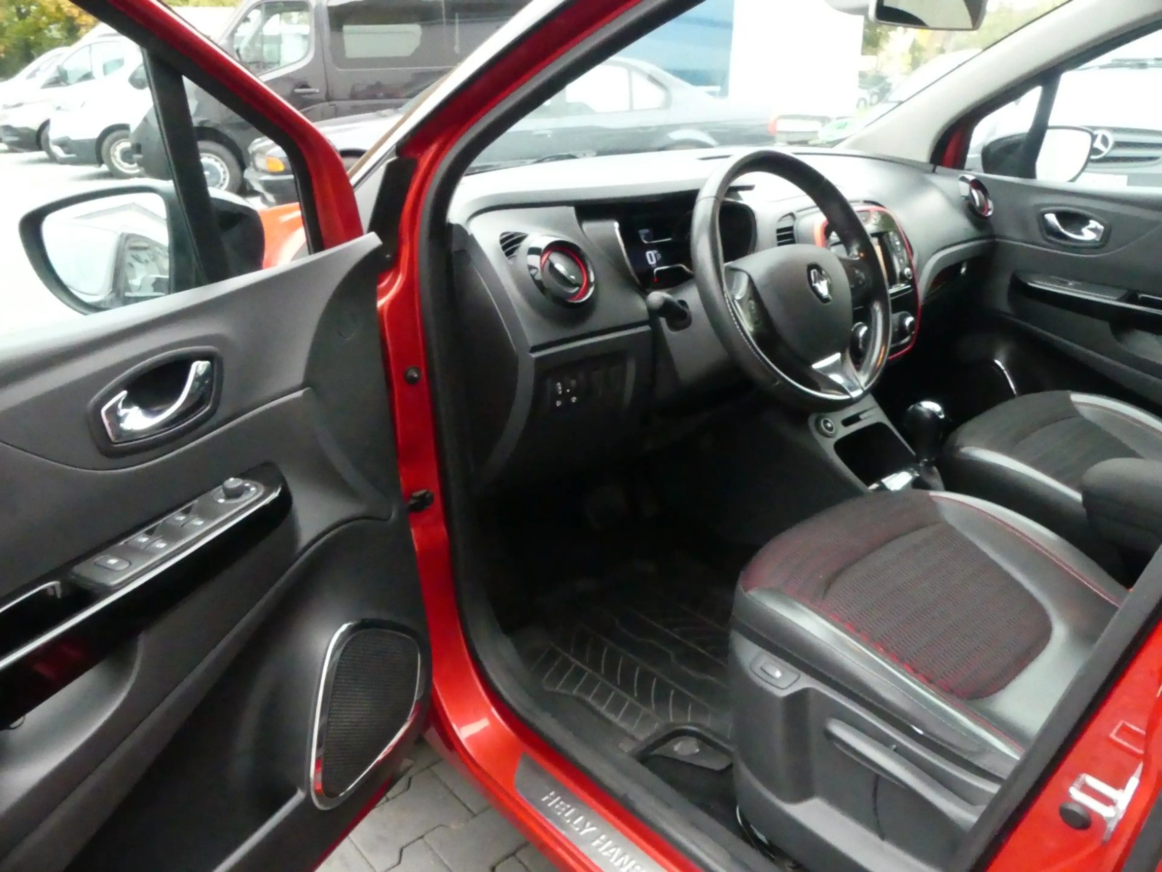 Renault Captur Helly Hansen Automatik | Navi | CAM | AHK — photo 7