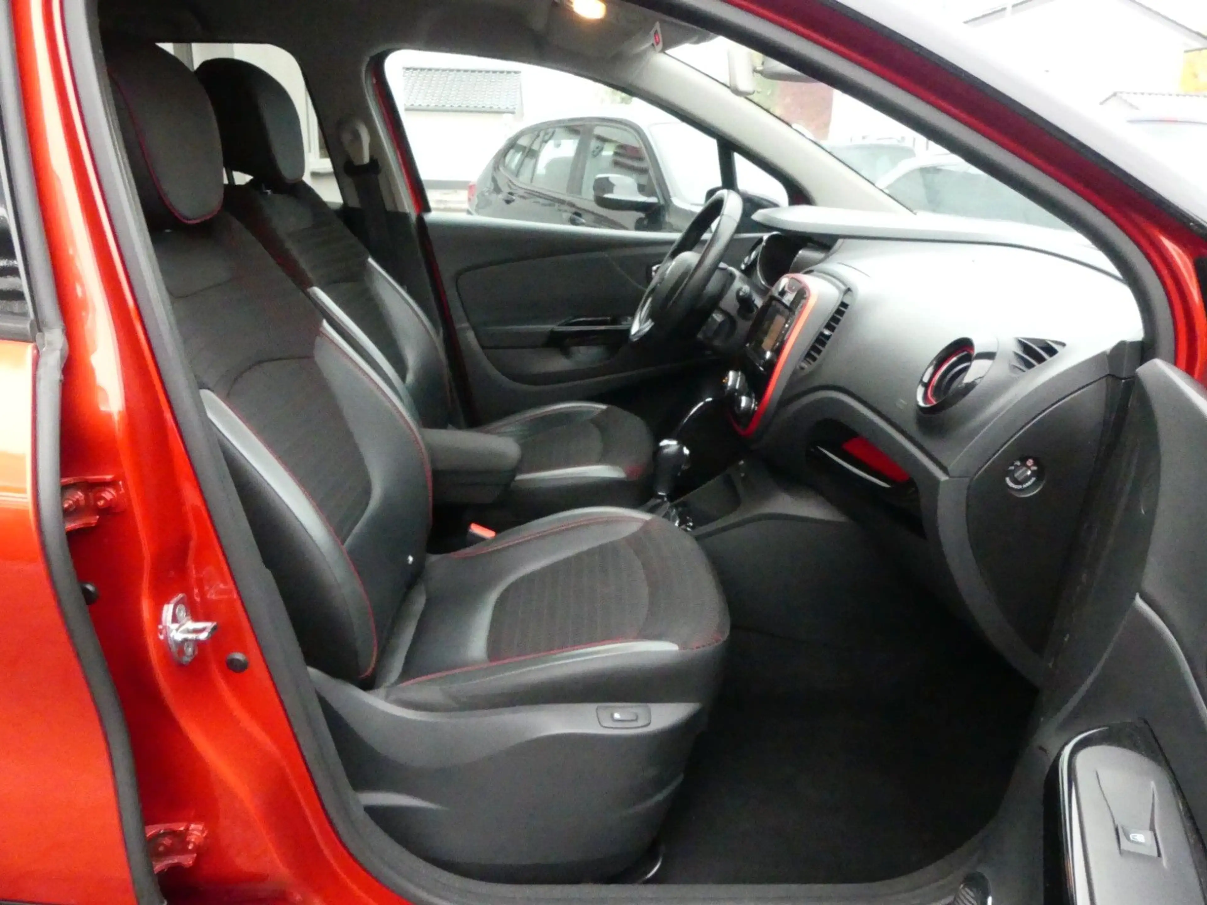Renault Captur Helly Hansen Automatik | Navi | CAM | AHK — photo 8