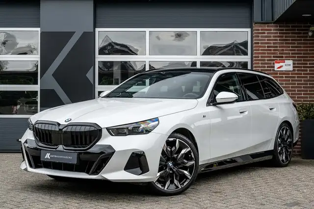 BMW 520 5-serie 520i M Sport | Panorama | Bowers & Wilkins