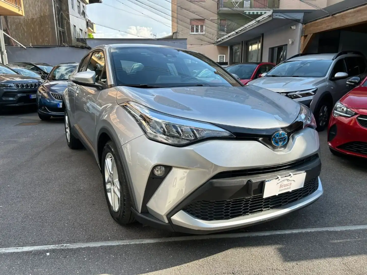 Toyota C-HR 1.8 Hybrid E-CVT Active *PREZZO PROMO* Gümüş rengi - 1