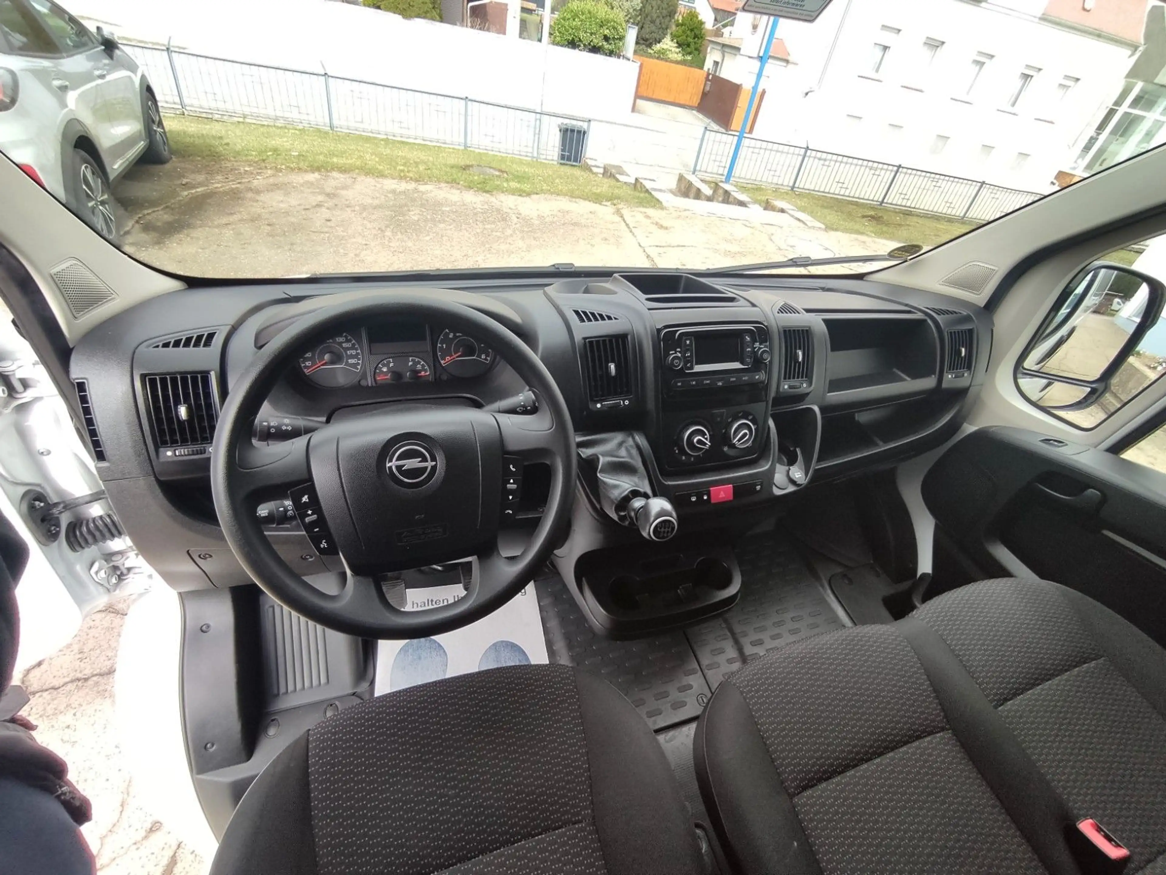 Opel Movano C L2H2 3,5t Selection Klima PDC Tempomat — photo 8