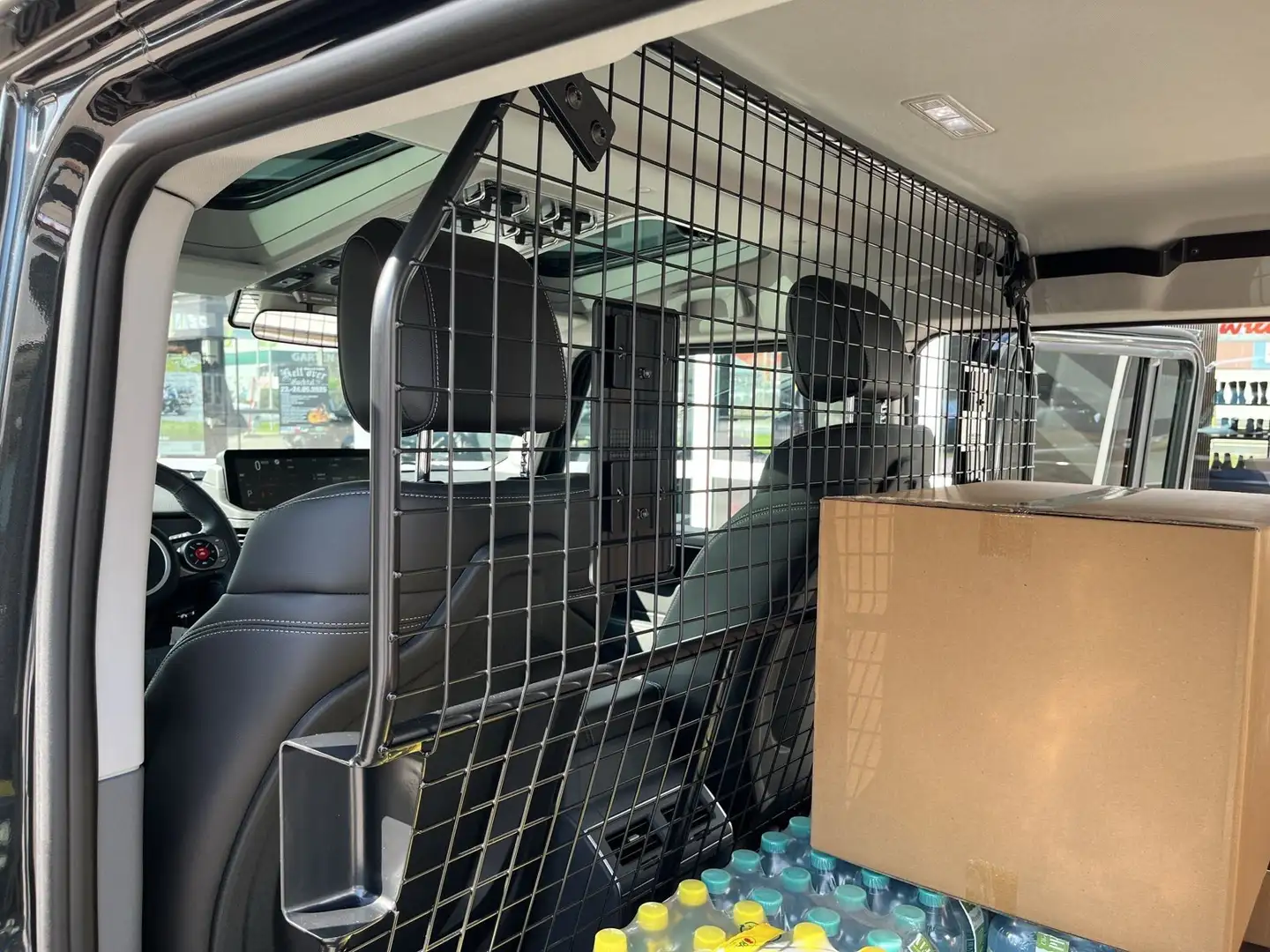 Ineos Grenadier Utility Wagon (2 Seat) Schwarz - 2