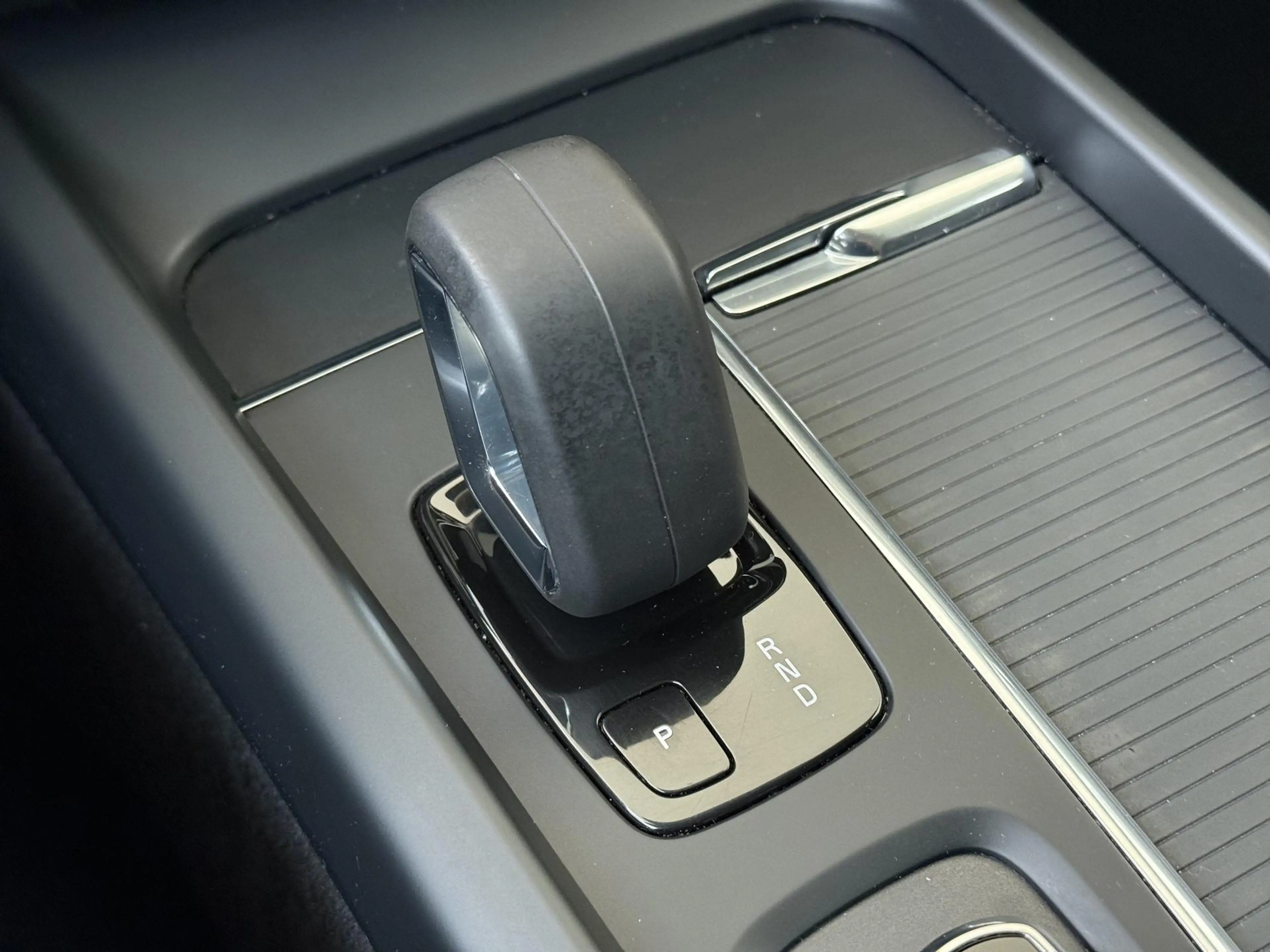Volvo V60 2.0 B3 Momentum Advantage Navigatie | Verwarmde vo — photo 14
