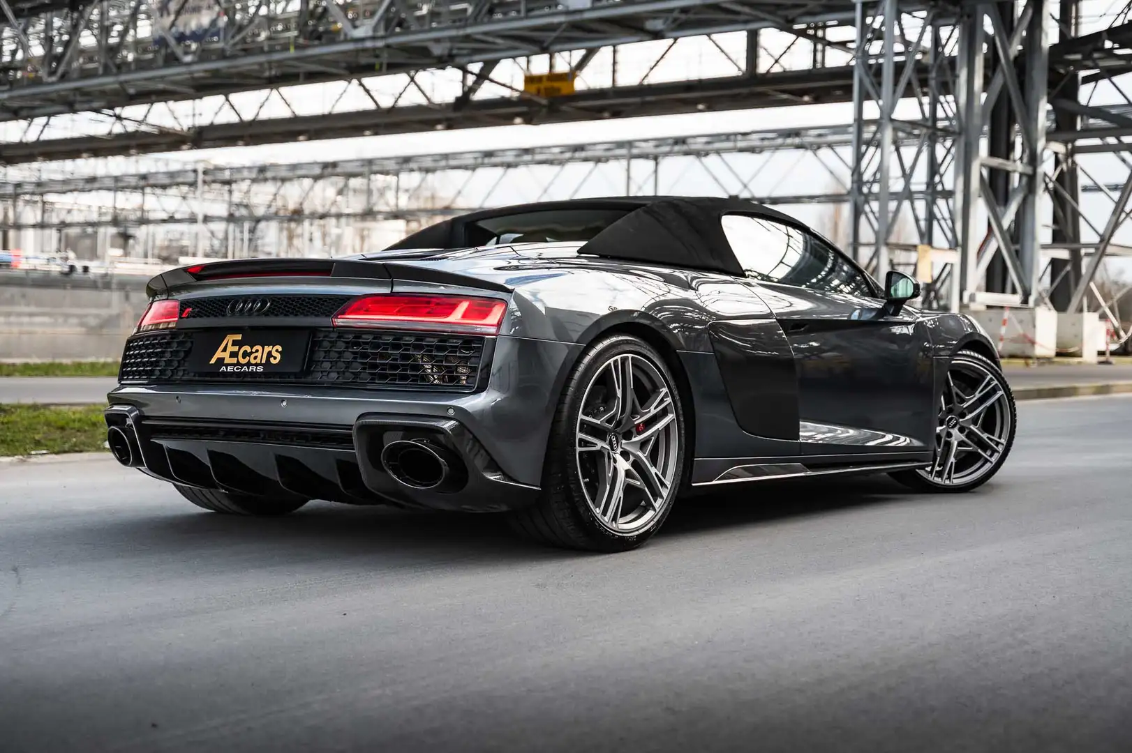 Audi R8 R8 SPYDER / 5.2i V10 / BELGIAN / CARBON PACK / CCB Gris - 2